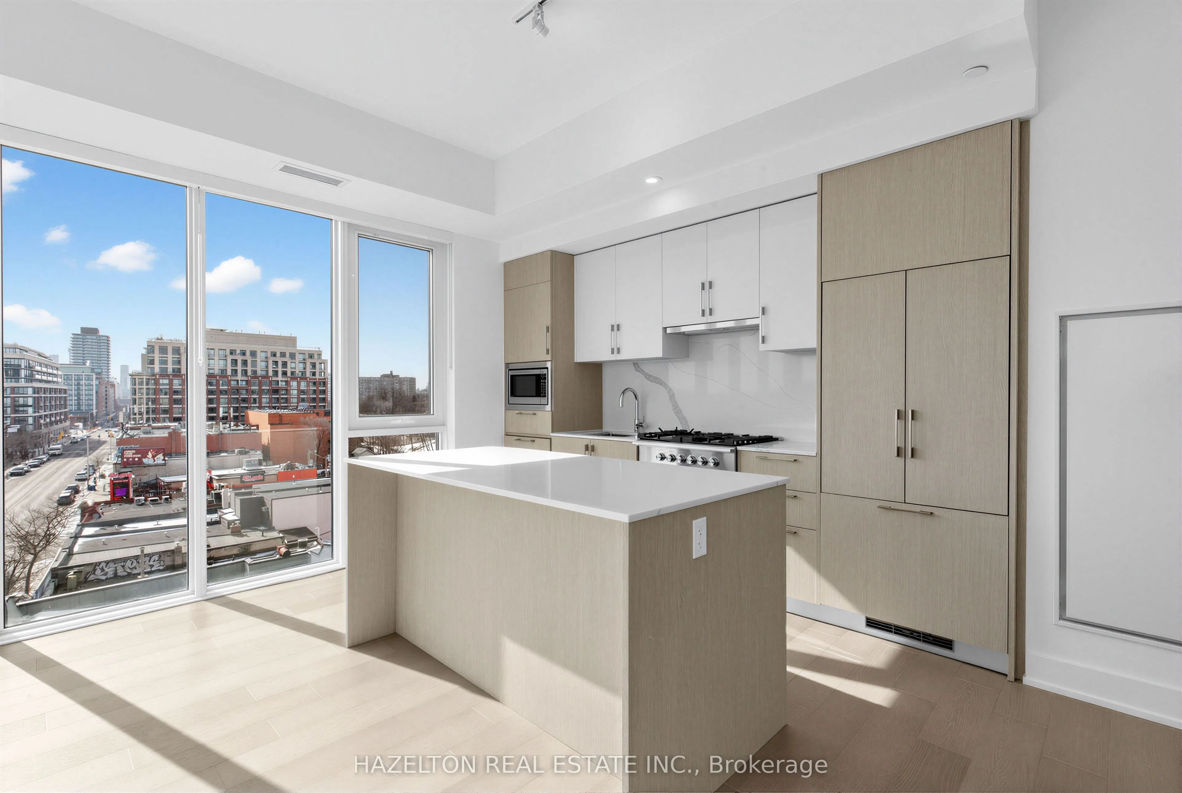 8 Manor Road W #602