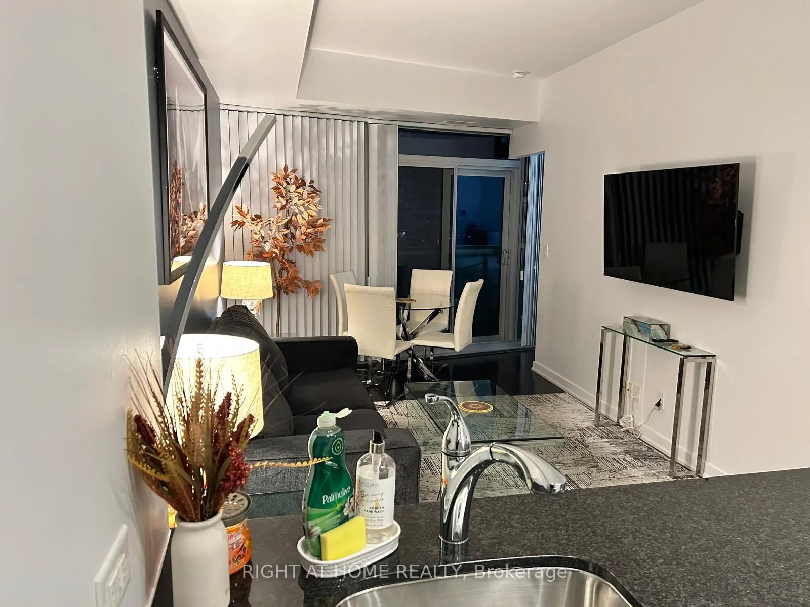 12 York Street #2503