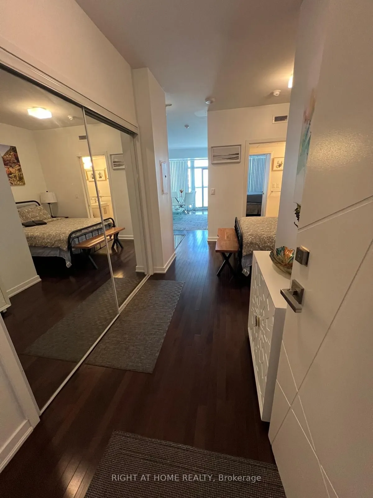 12 York Street #2503