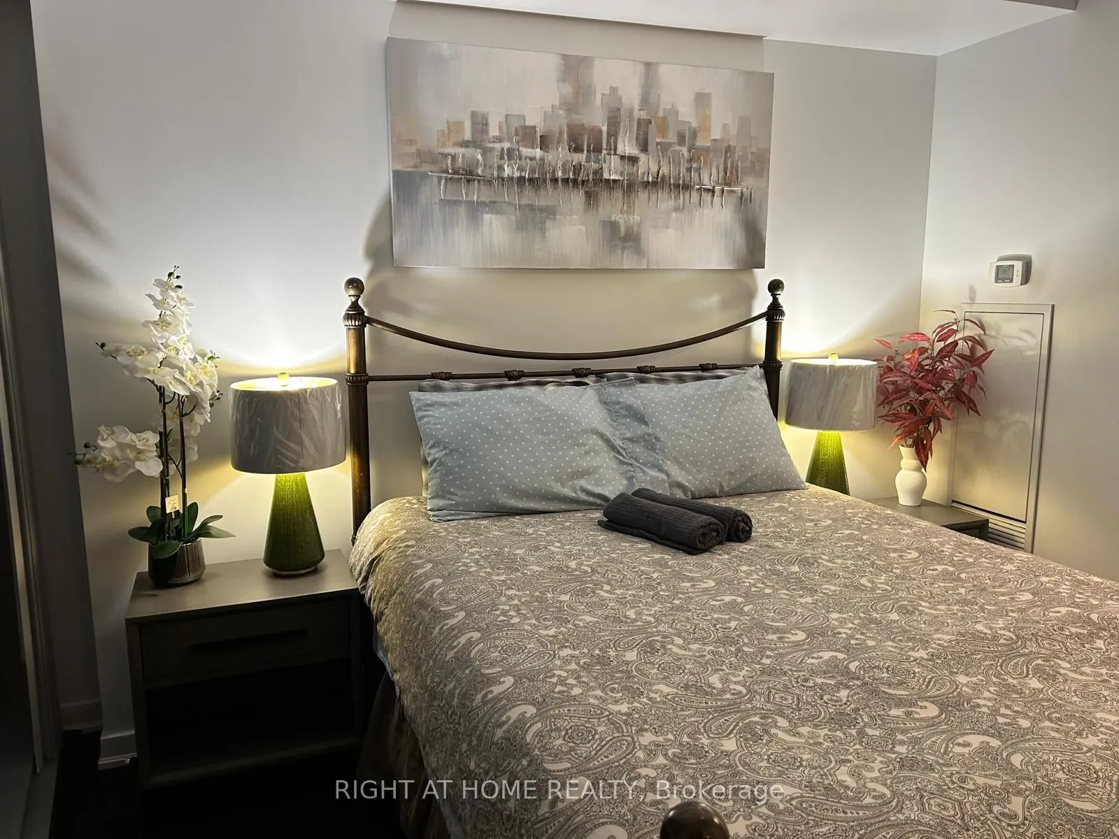 12 York Street #2503
