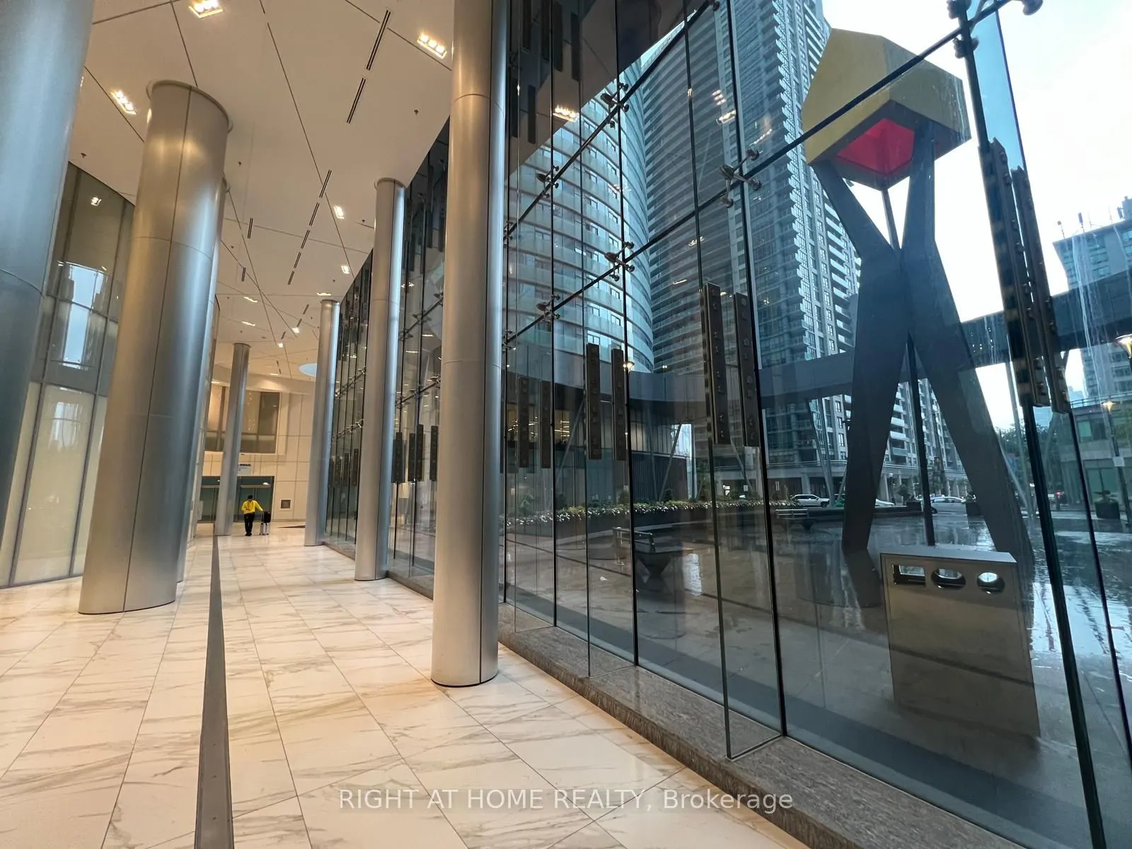 12 York Street #2503