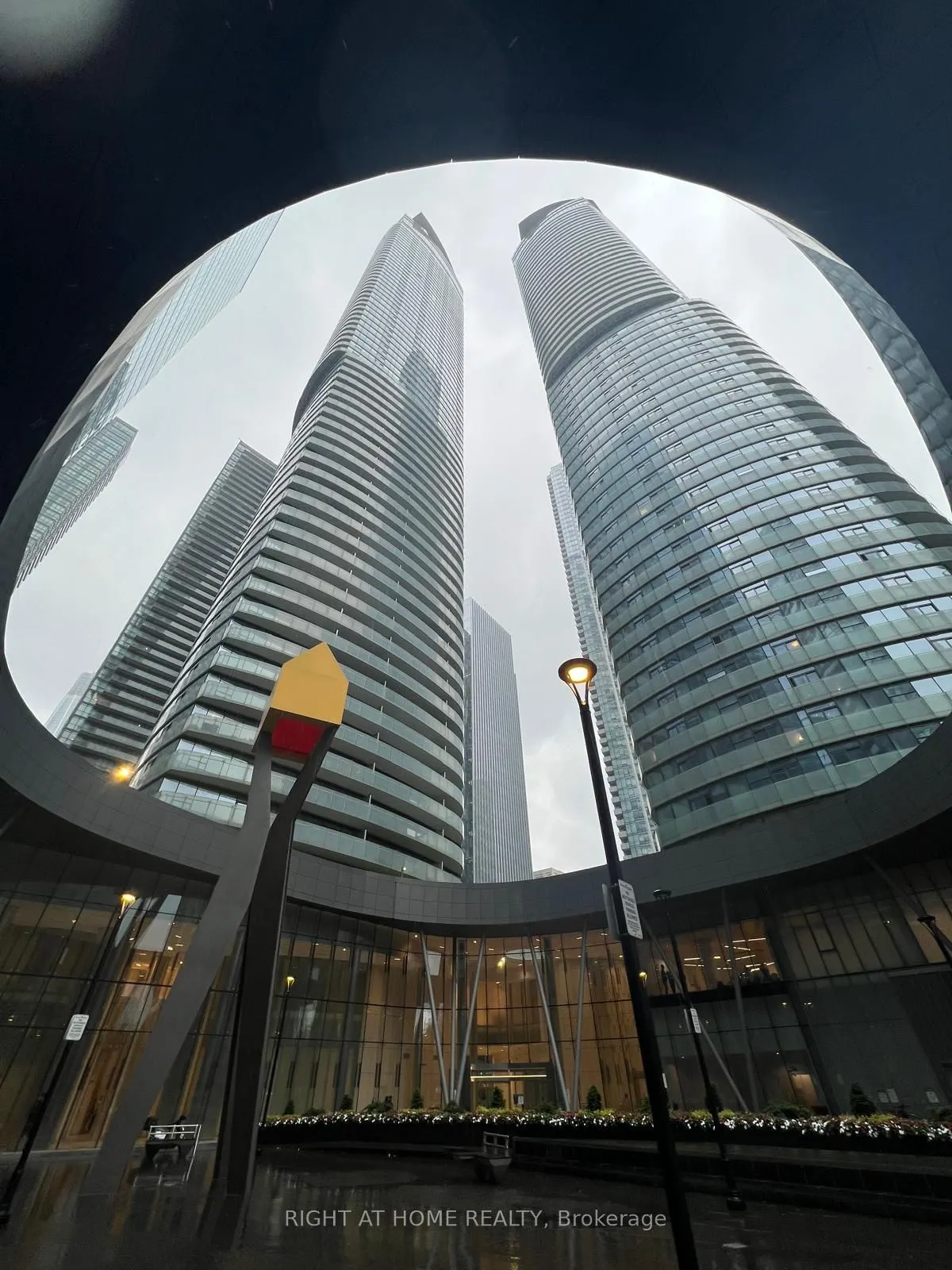 12 York Street #2503