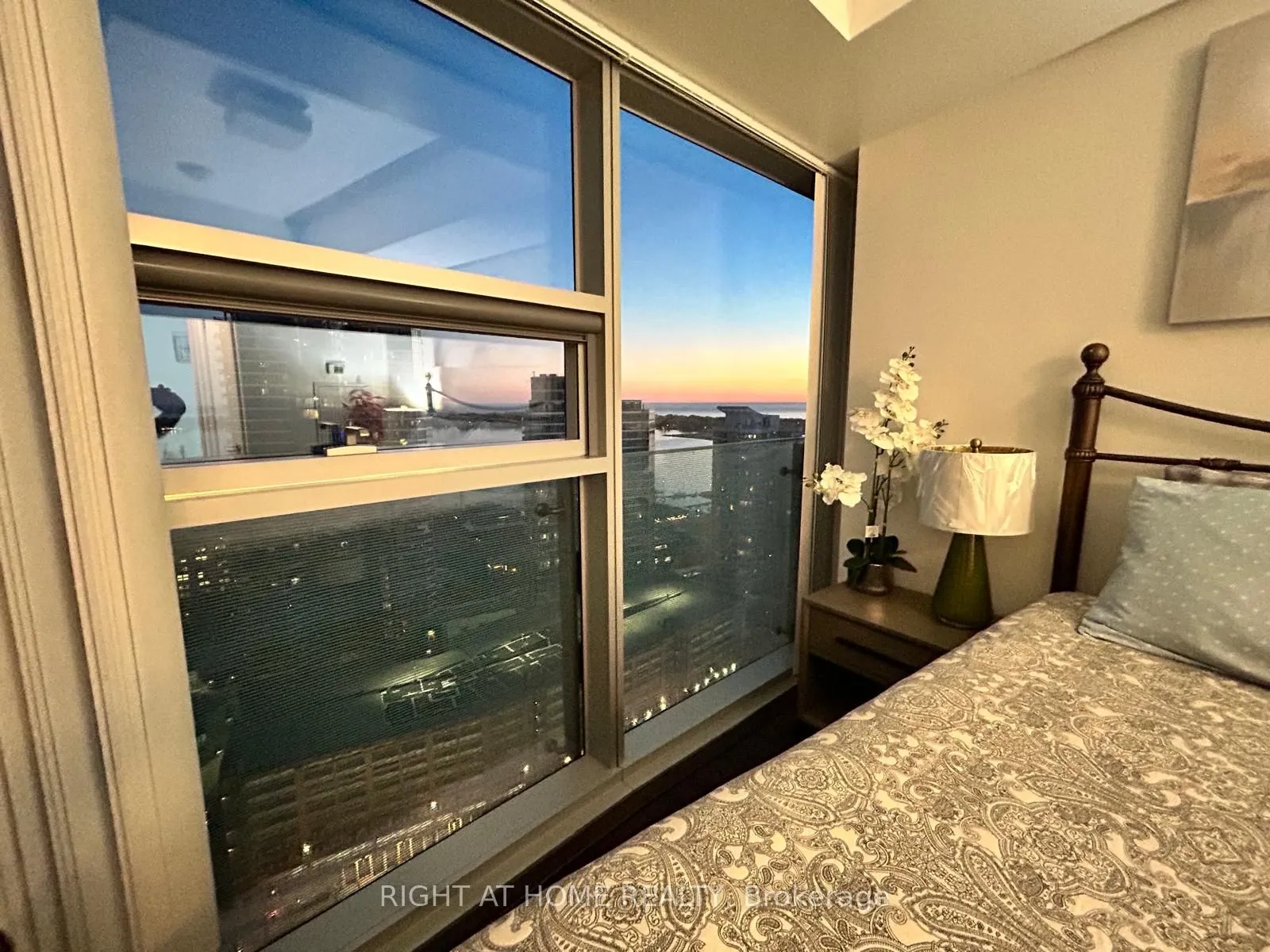 12 York Street #2503