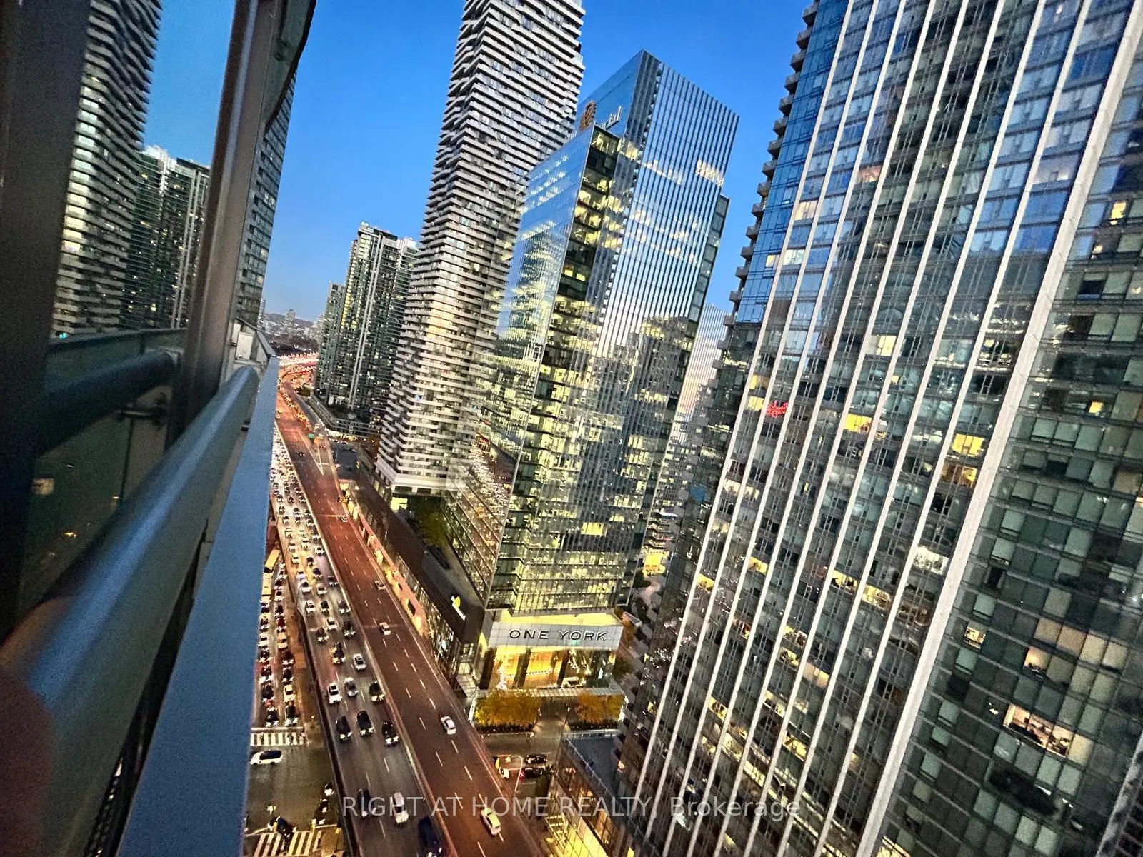12 York Street #2503