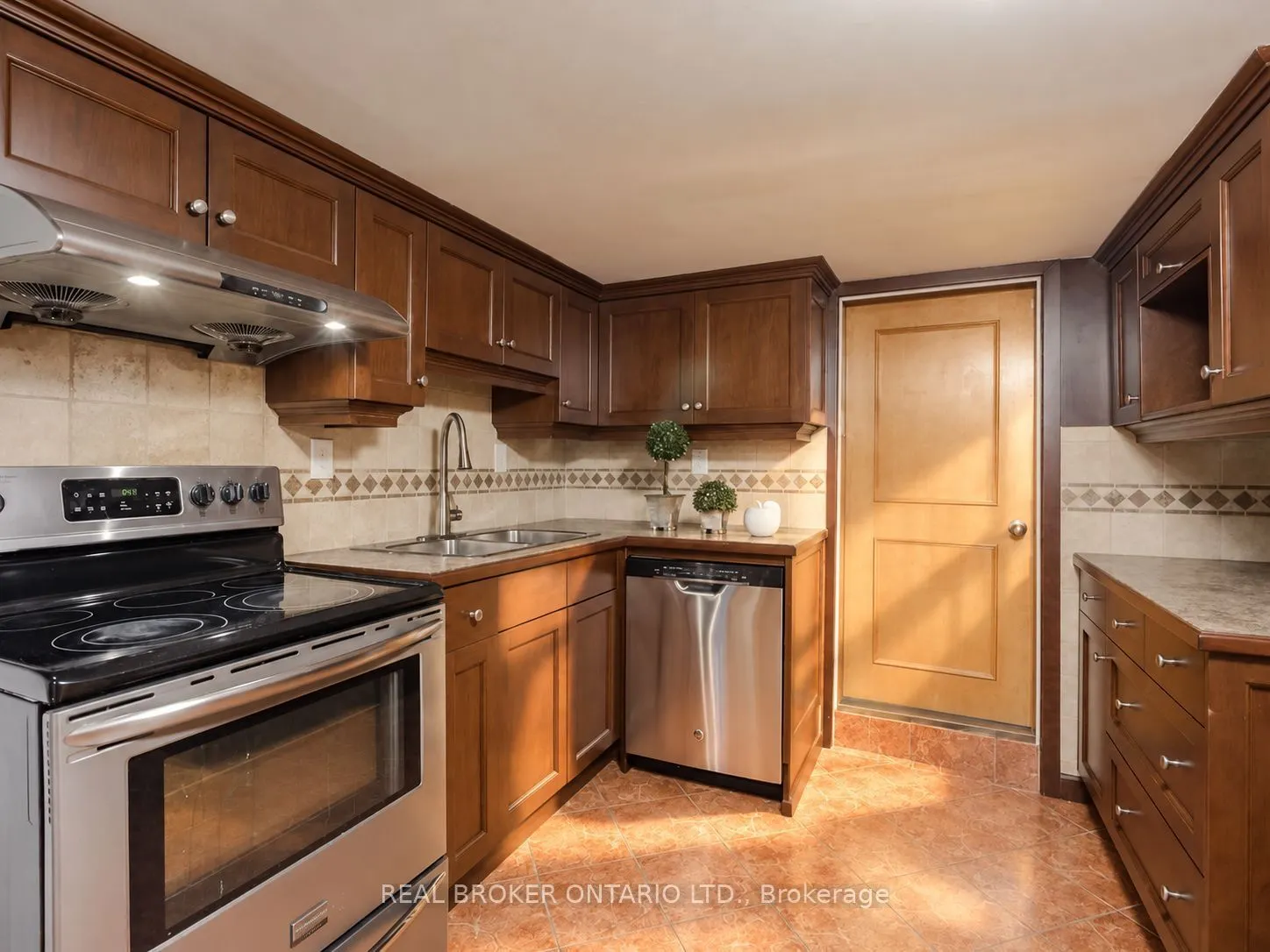 461 Westmount Avenue #(Basement)