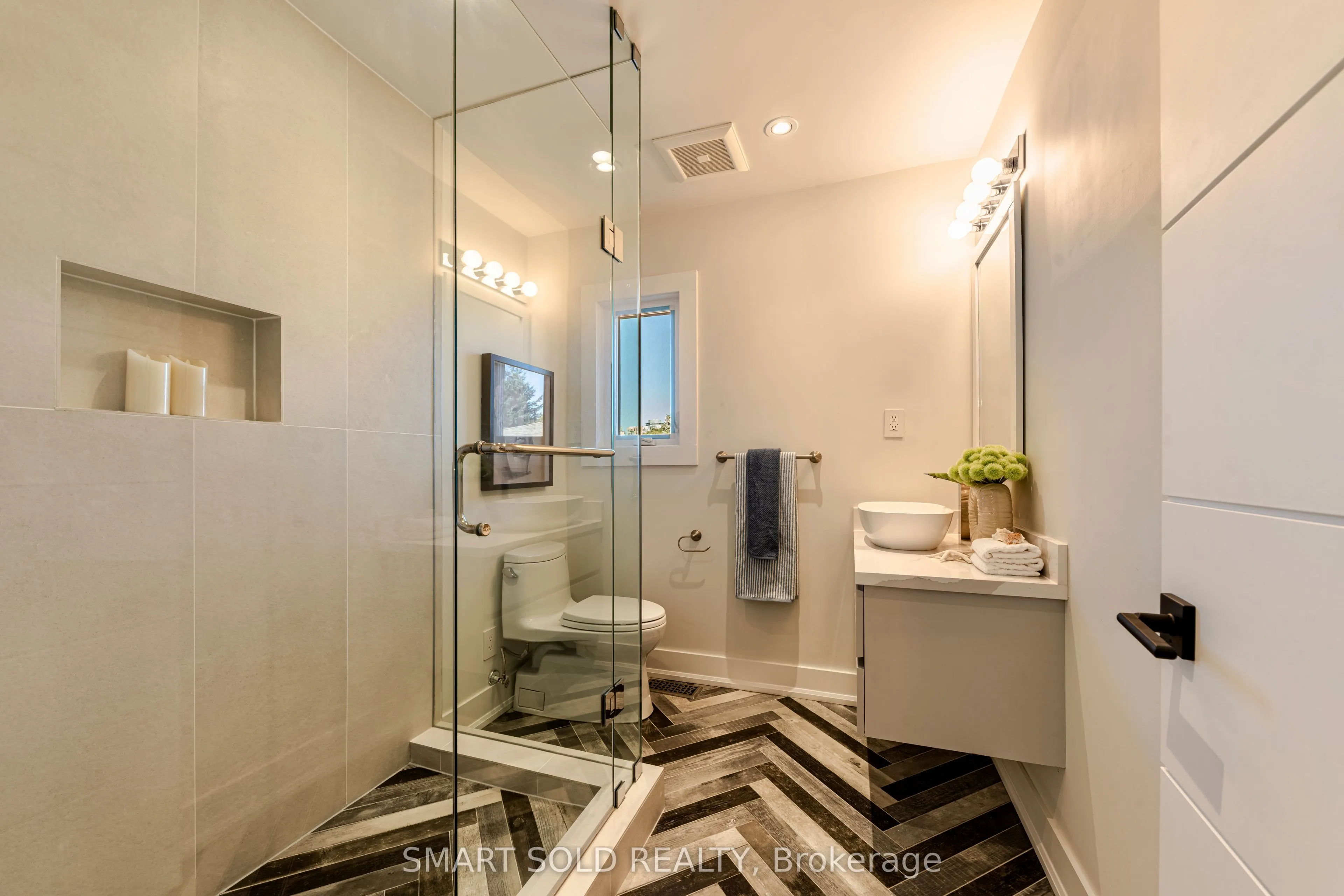 231 Hounslow Avenue