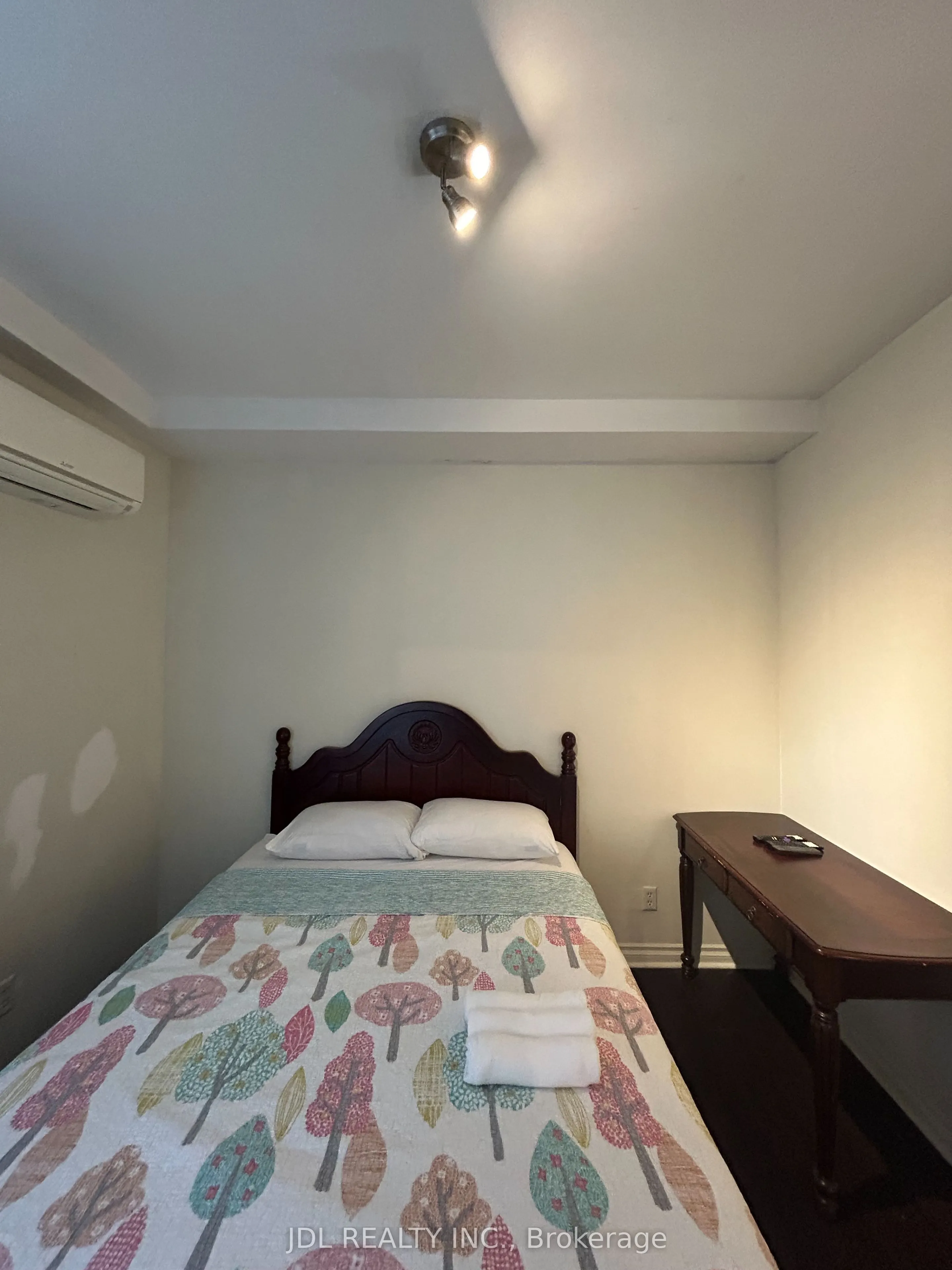 3 Pembroke St Street #One Bedroom Unit Main