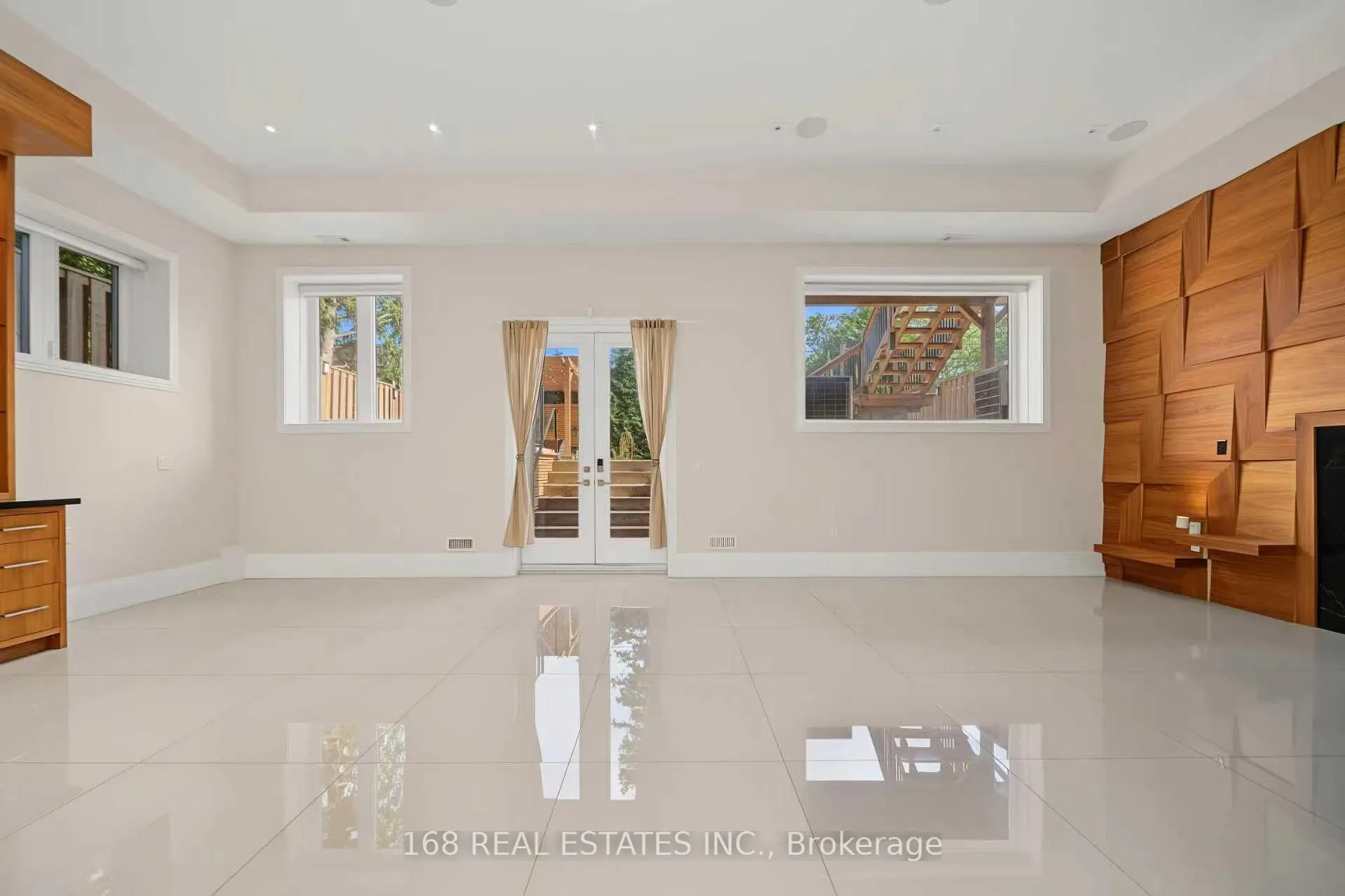 53 Athabaska Avenue