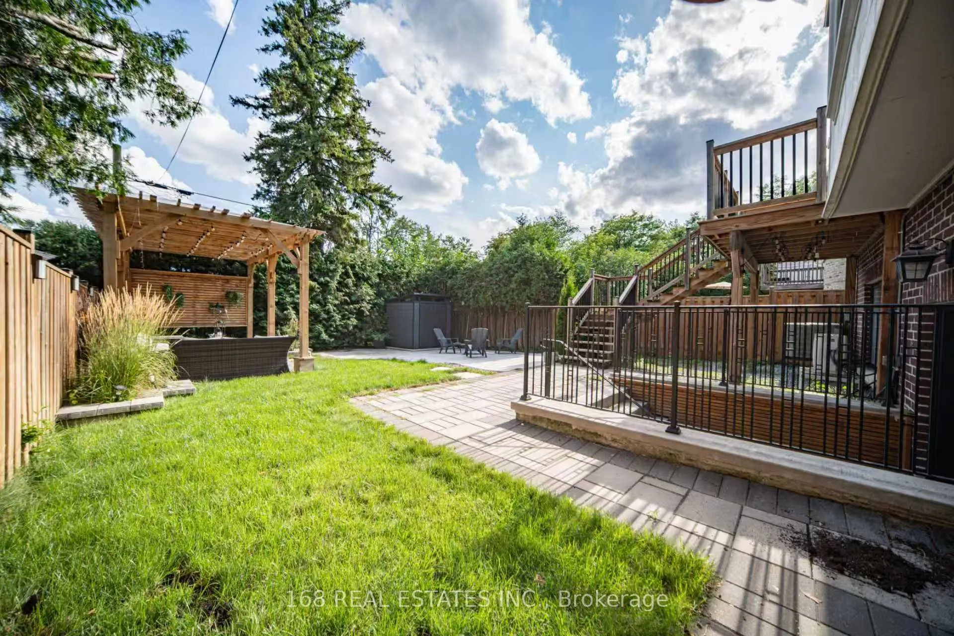 53 Athabaska Avenue