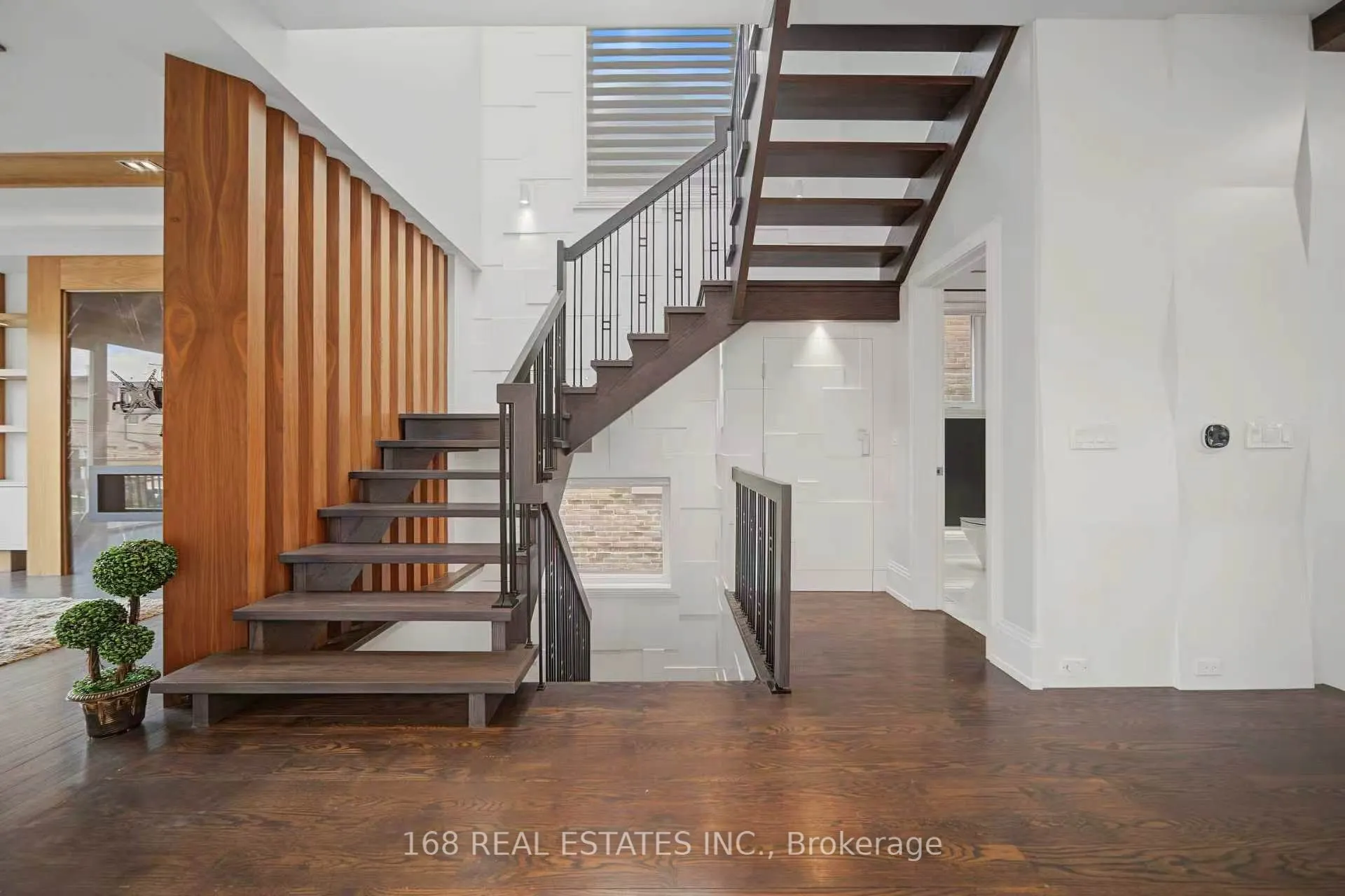 53 Athabaska Avenue