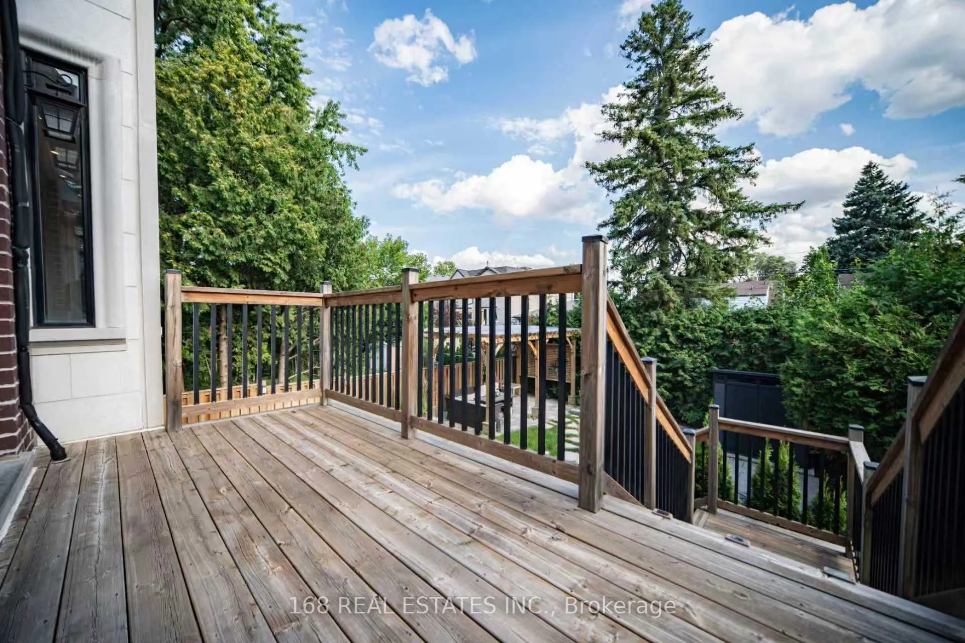 53 Athabaska Avenue