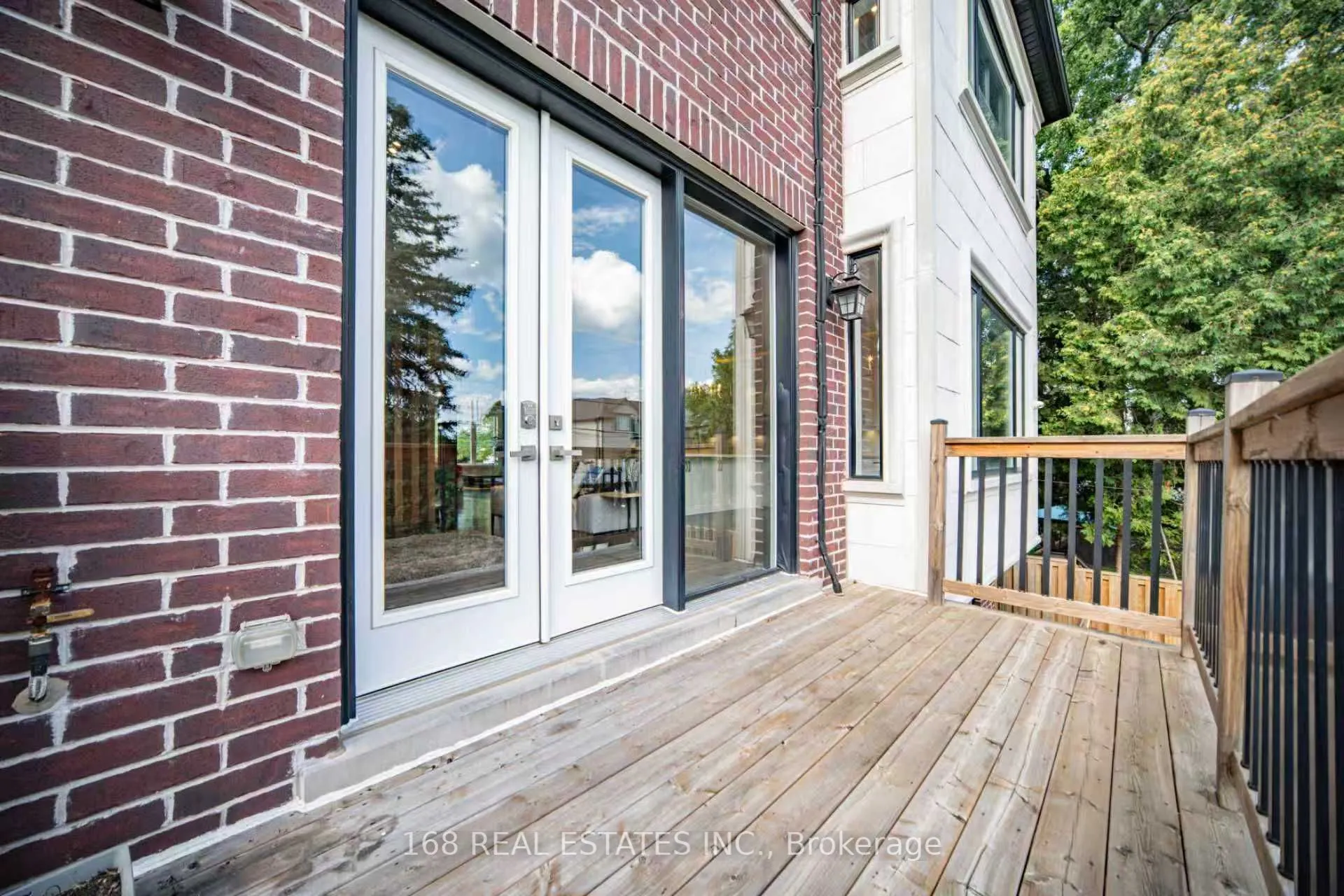 53 Athabaska Avenue