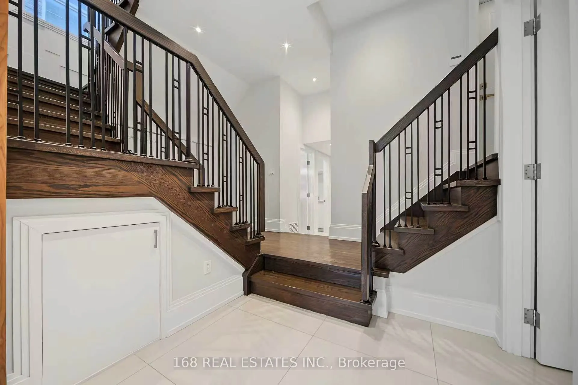 53 Athabaska Avenue