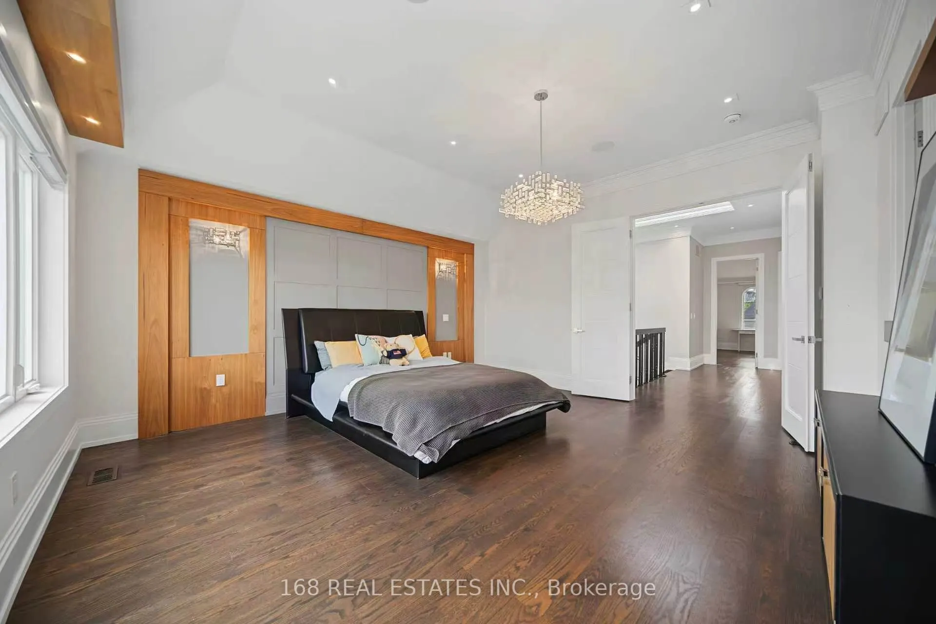 53 Athabaska Avenue
