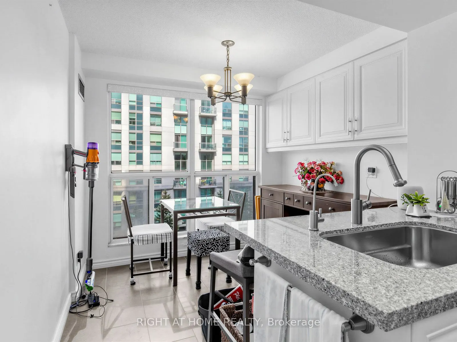 28 Hollywood Avenue #511