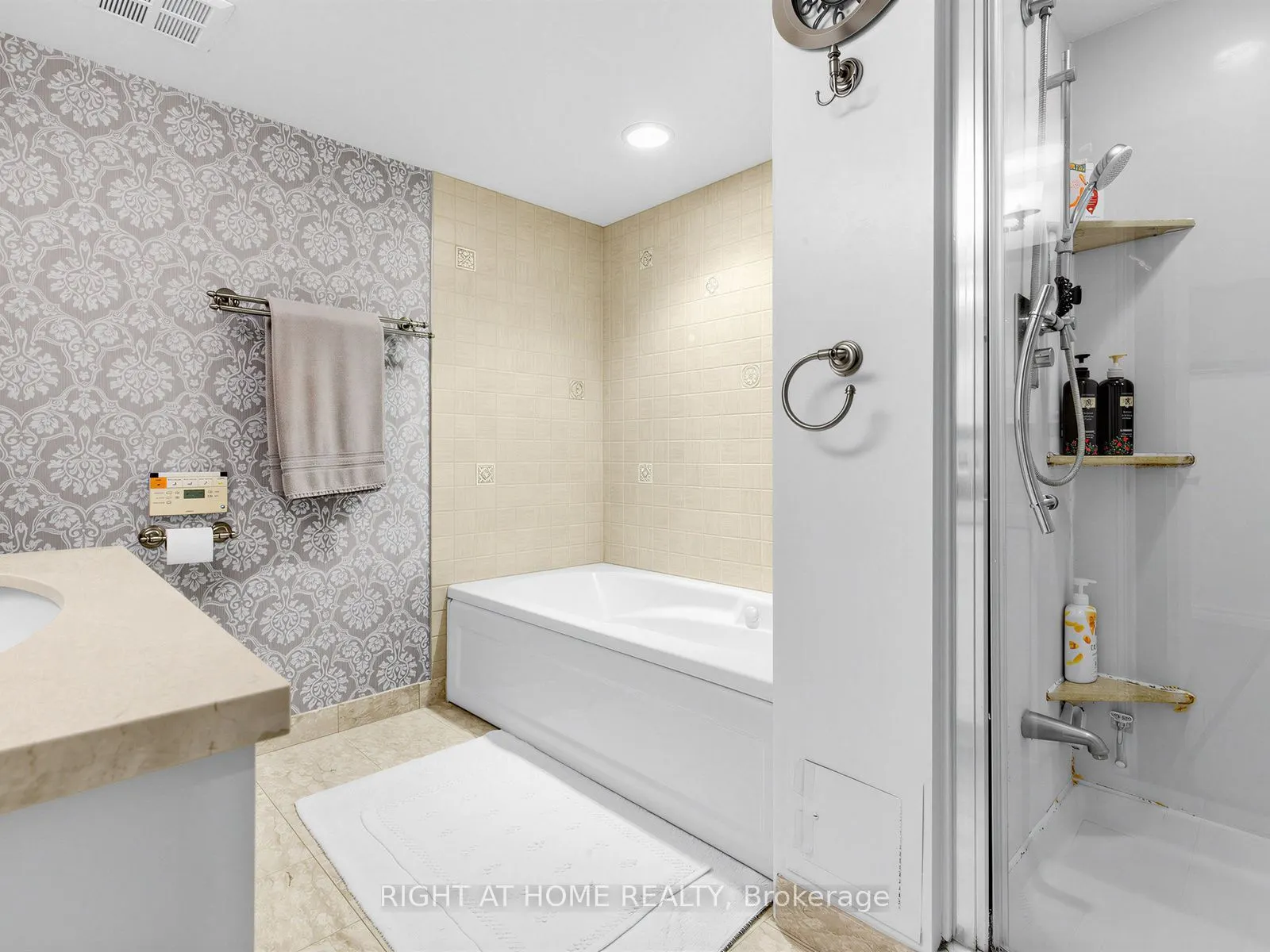 28 Hollywood Avenue #511