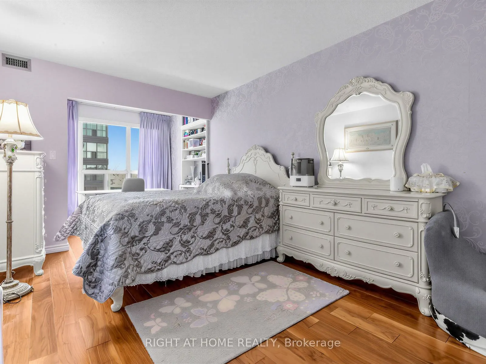 28 Hollywood Avenue #511