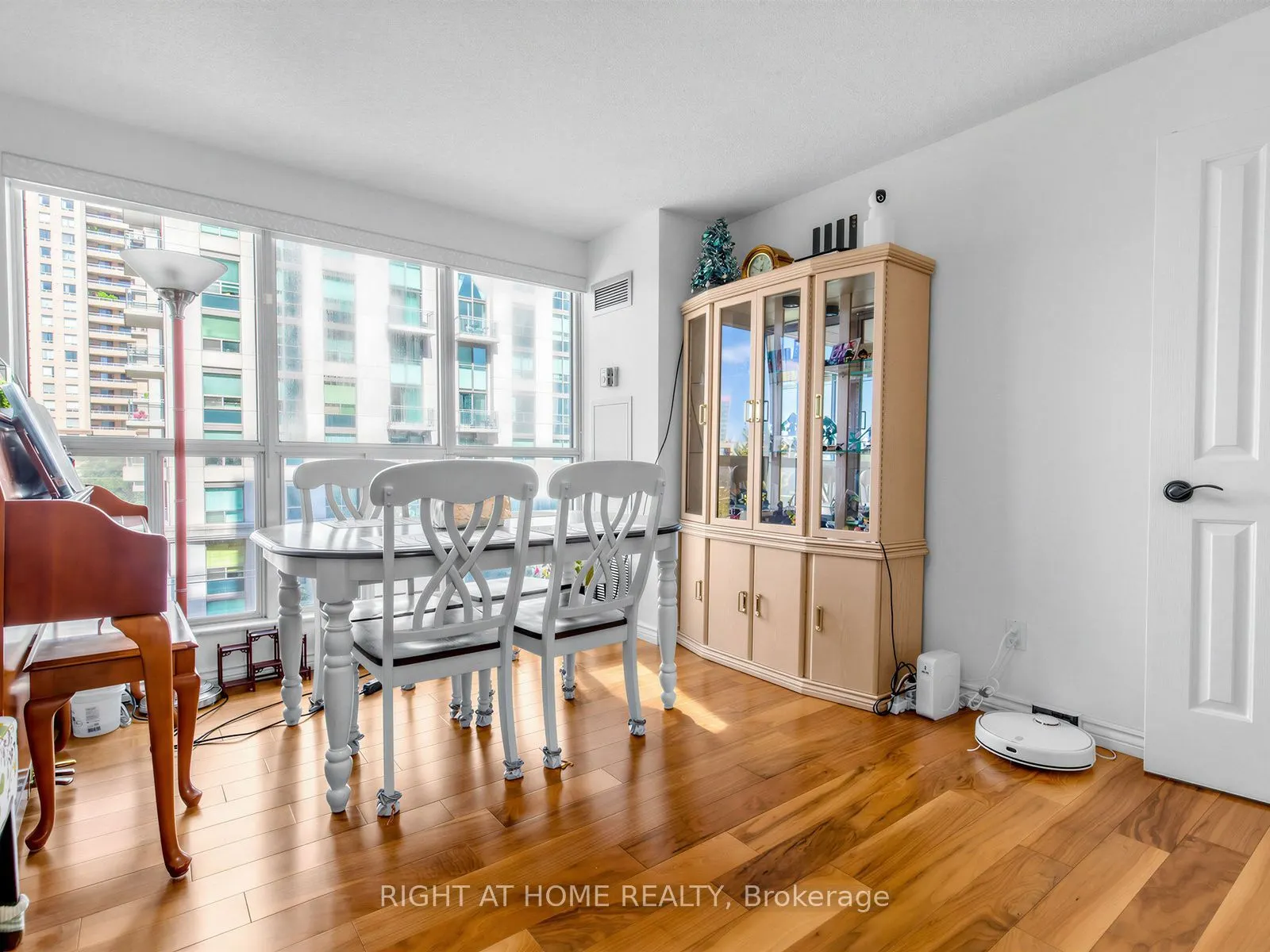 28 Hollywood Avenue #511