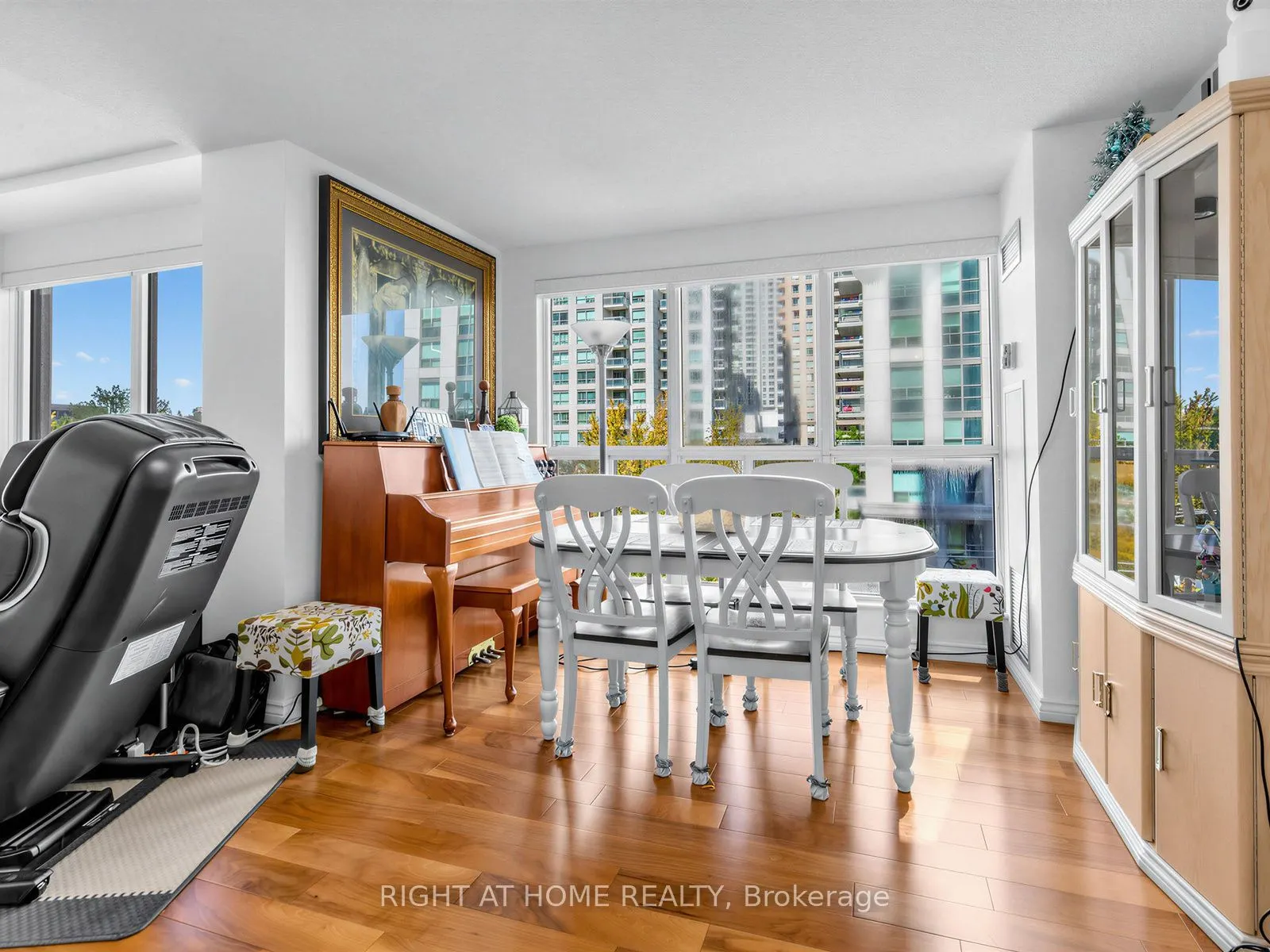 28 Hollywood Avenue #511