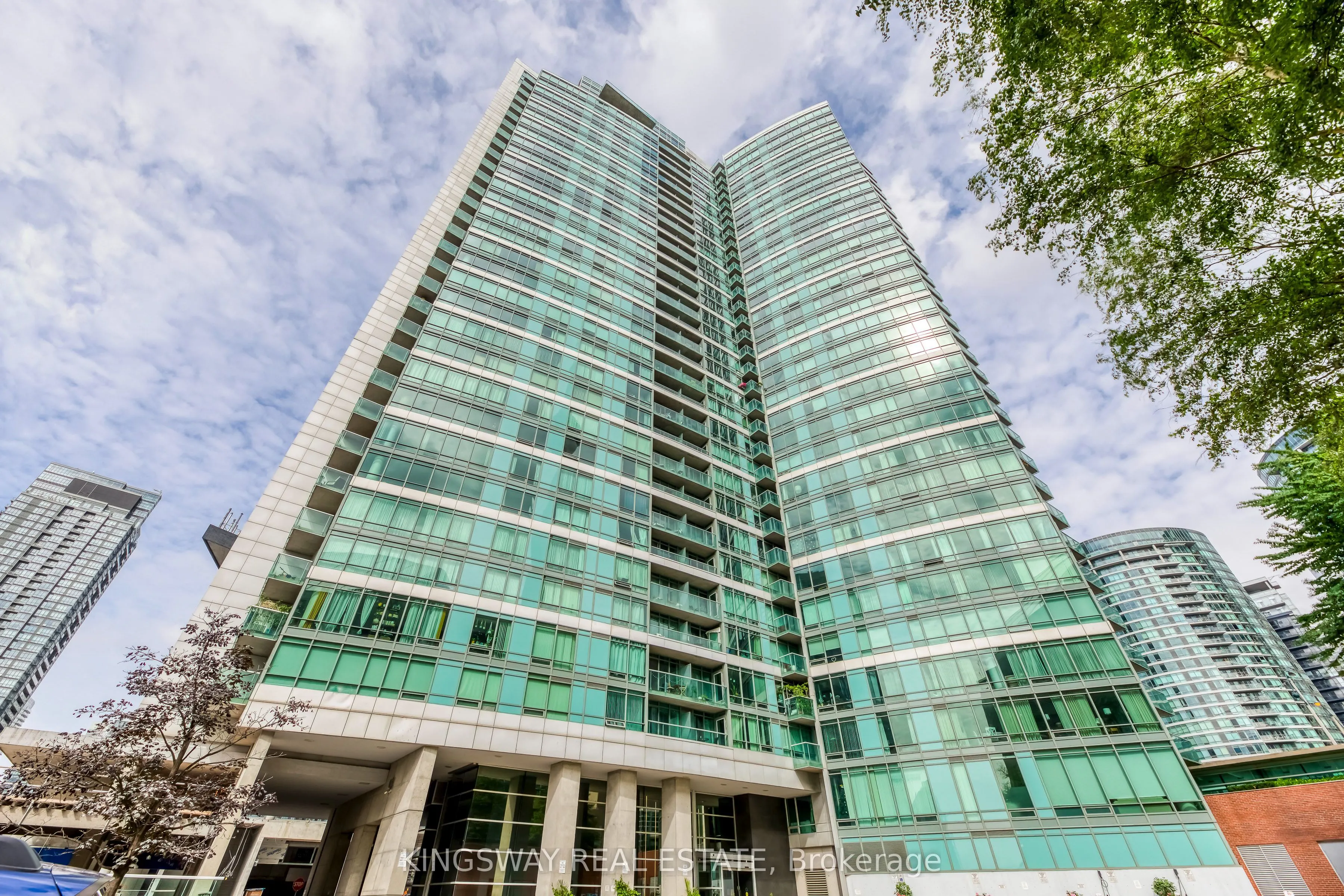 81 Navy Wharf Court #3511