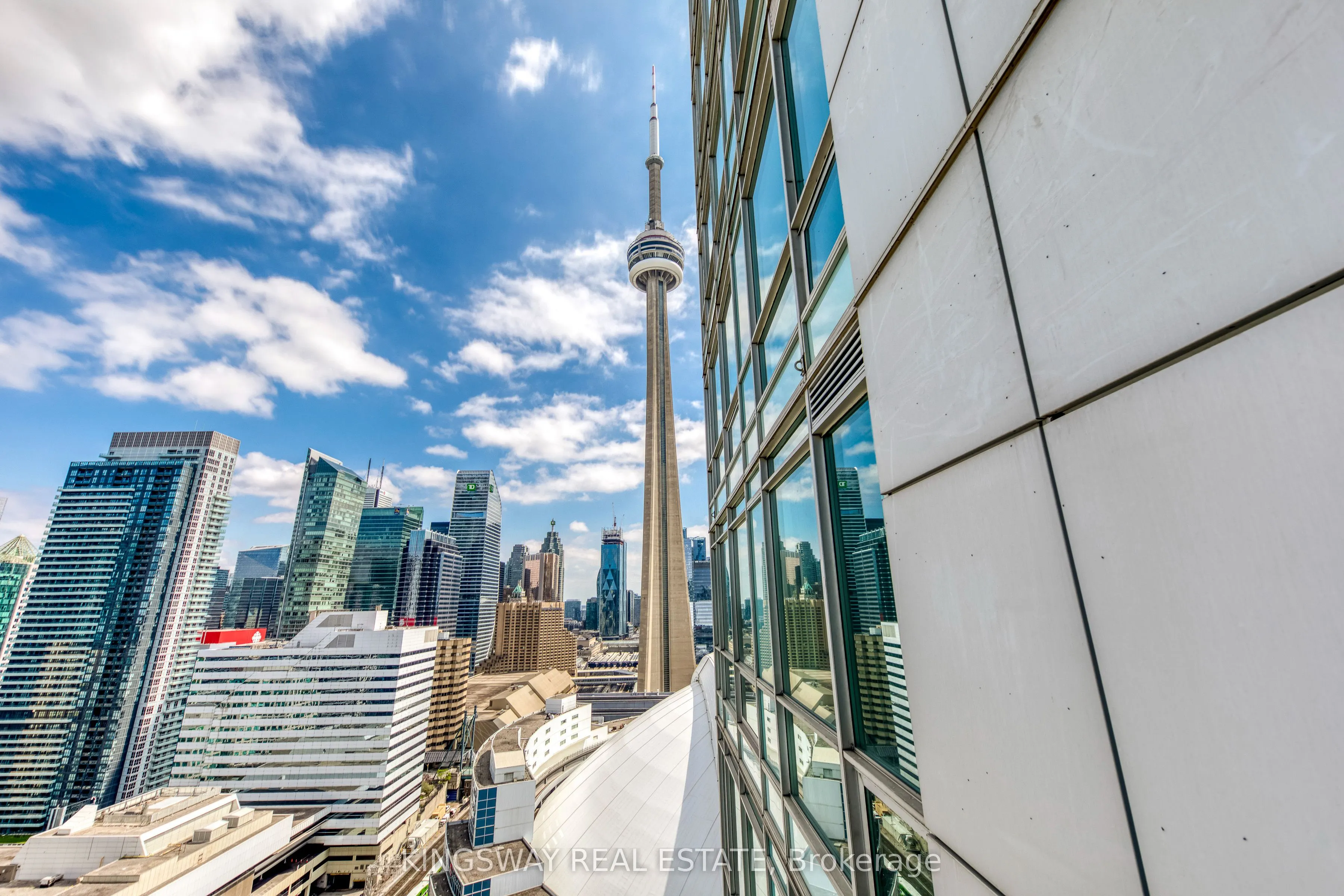 81 Navy Wharf Court #3511