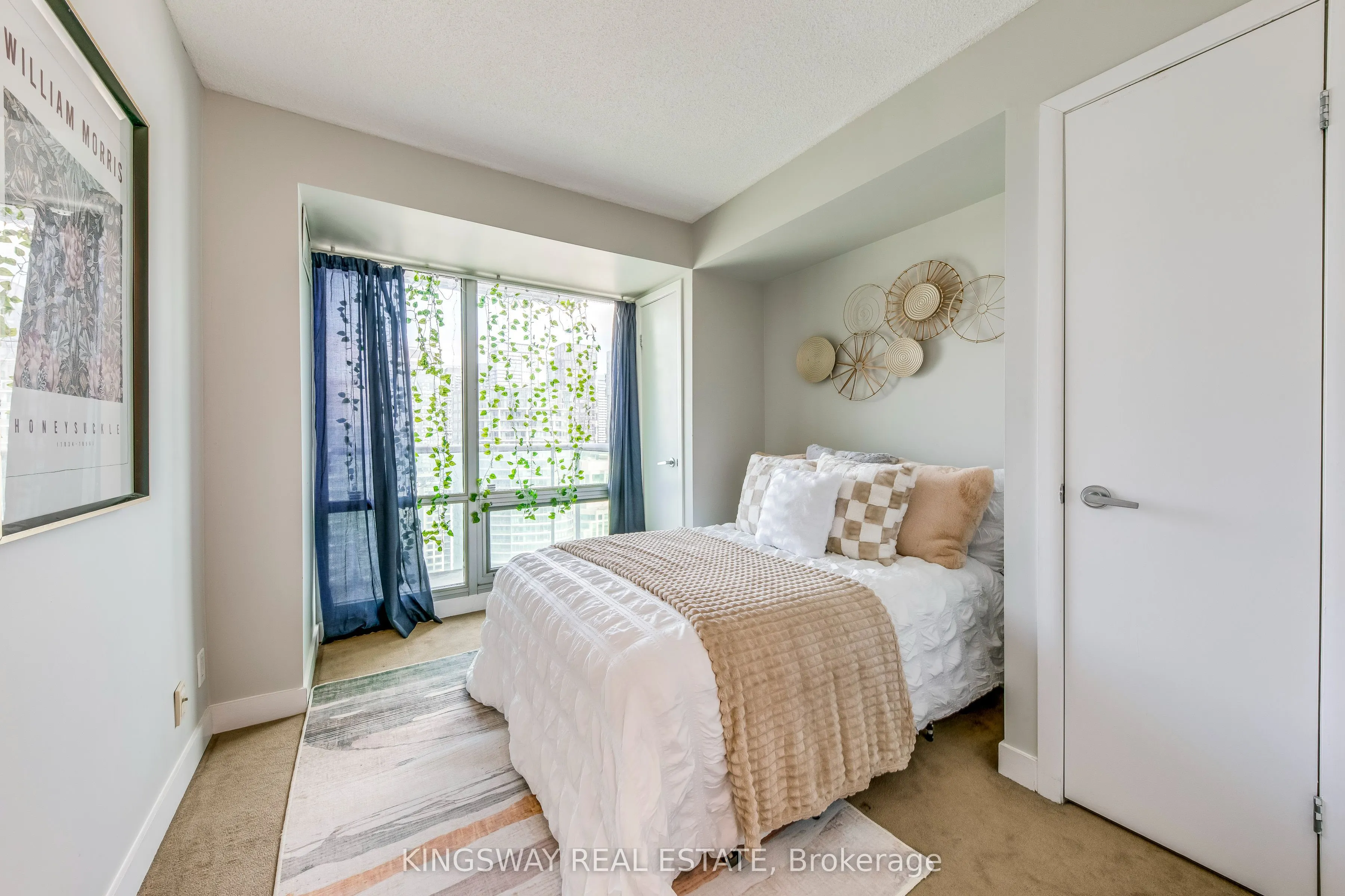 81 Navy Wharf Court #3511