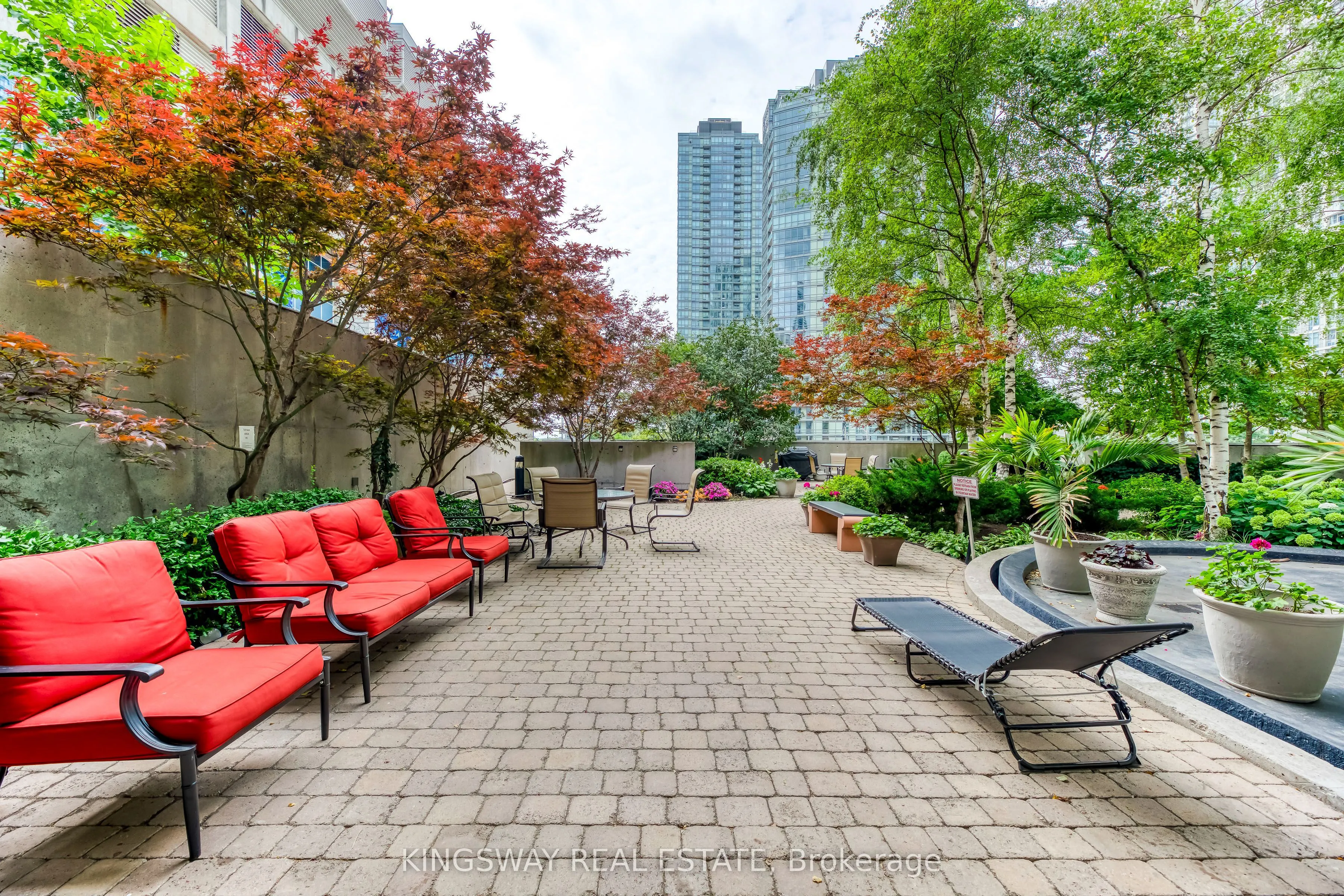 81 Navy Wharf Court #3511