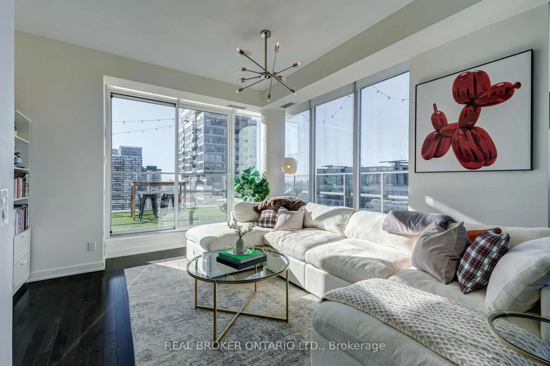 126 Simcoe Street #PH02