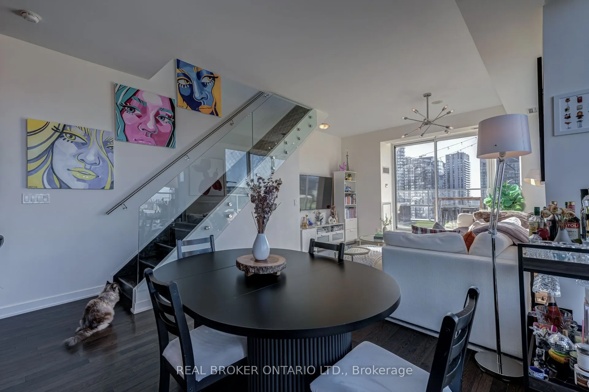 126 Simcoe Street #PH02