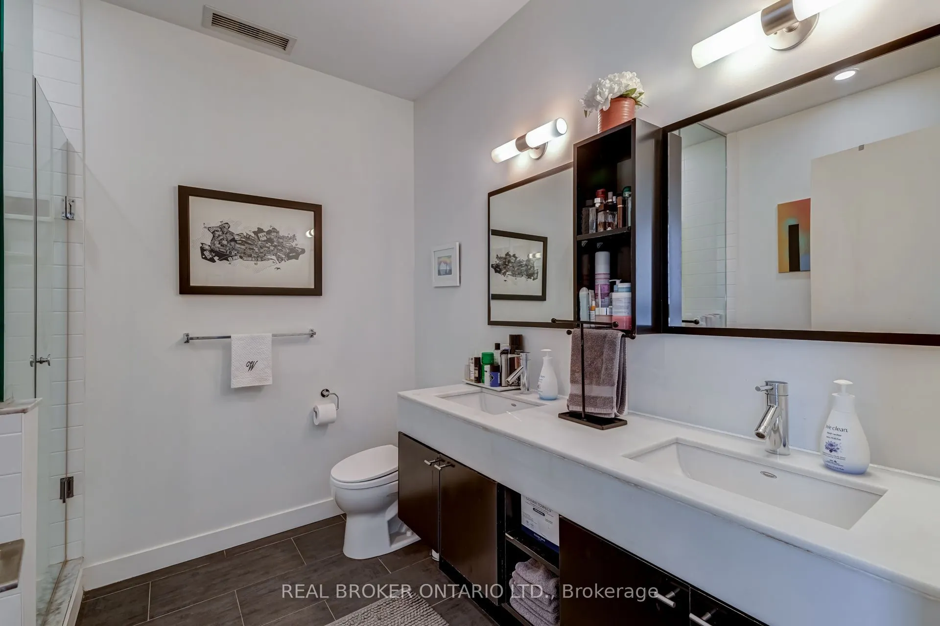 126 Simcoe Street #PH02