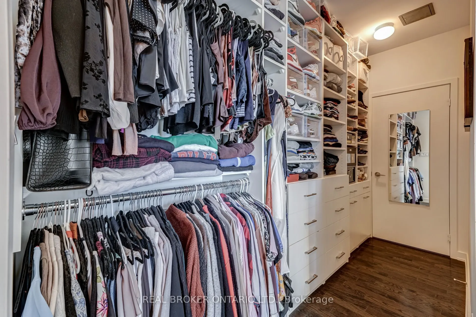 126 Simcoe Street #PH02