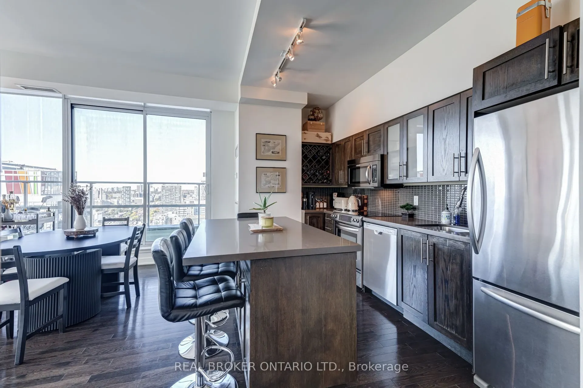 126 Simcoe Street #PH02