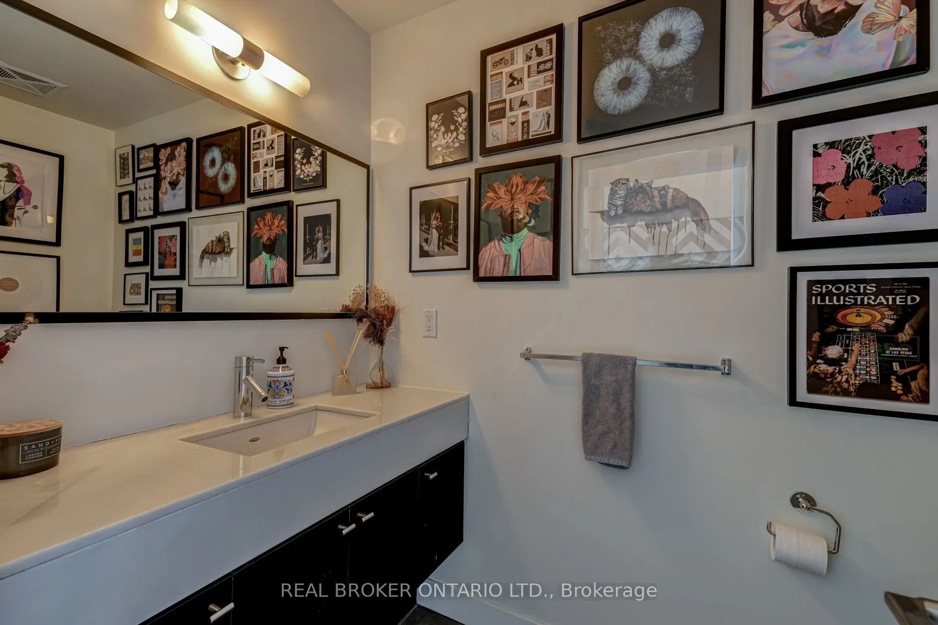 126 Simcoe Street #PH02