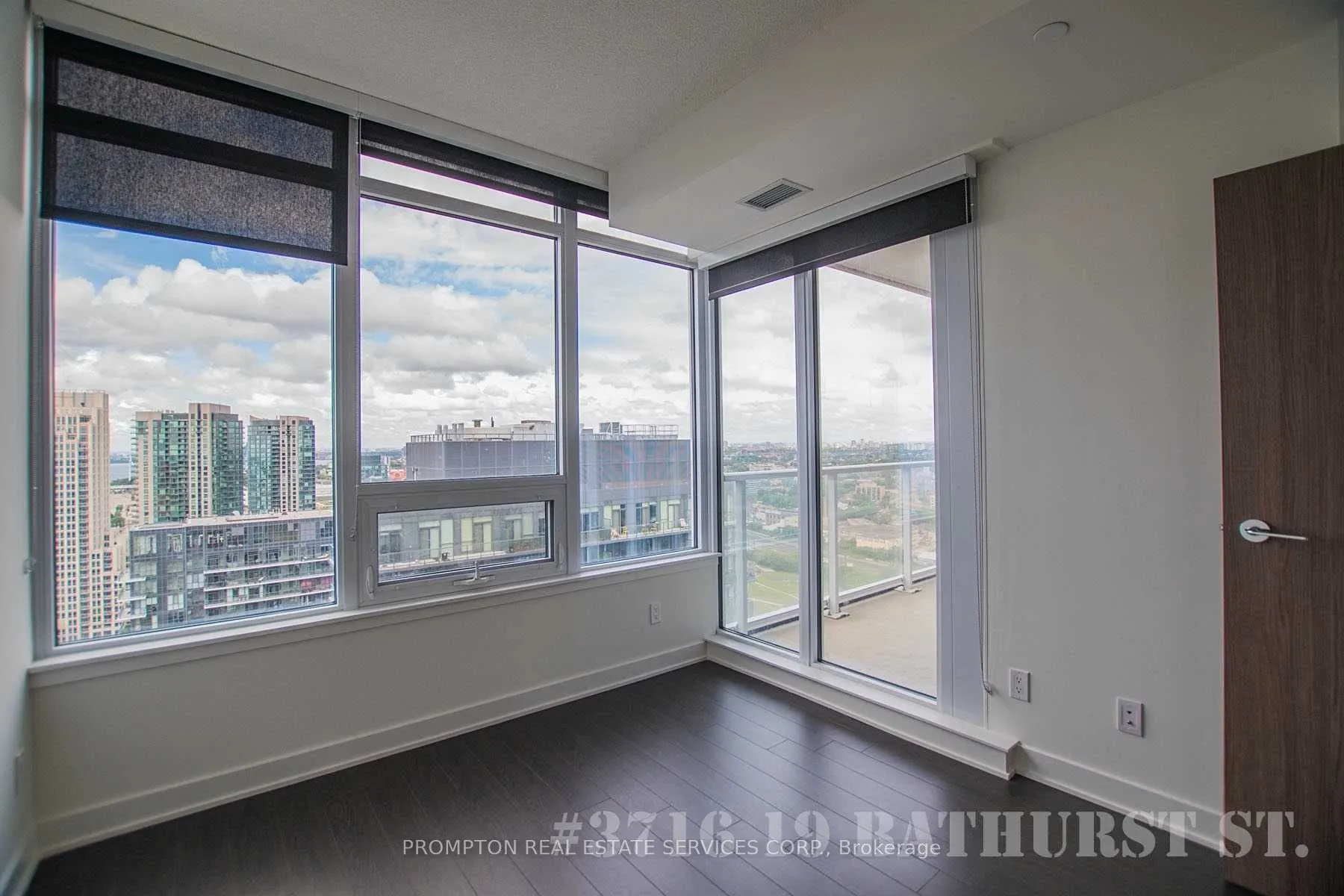 19 Bathurst Street #3716