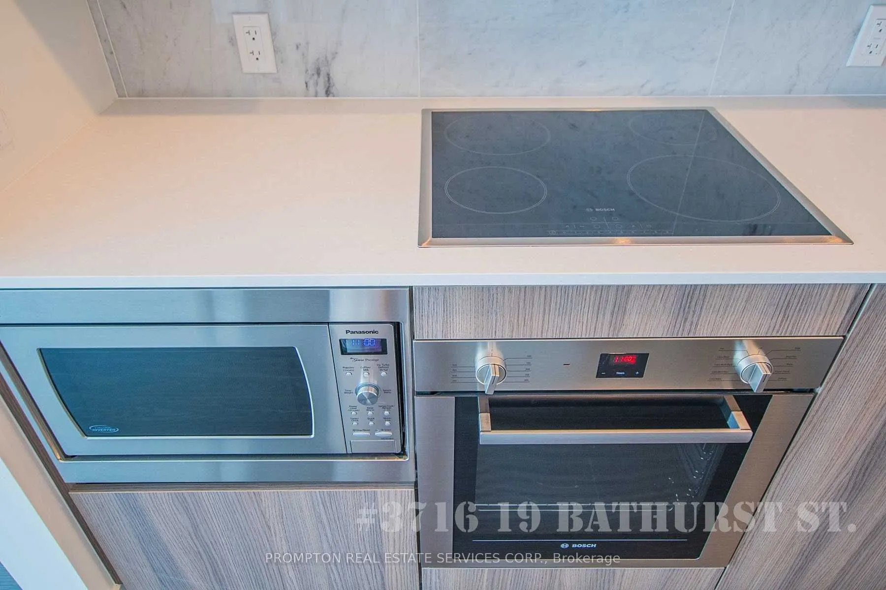 19 Bathurst Street #3716
