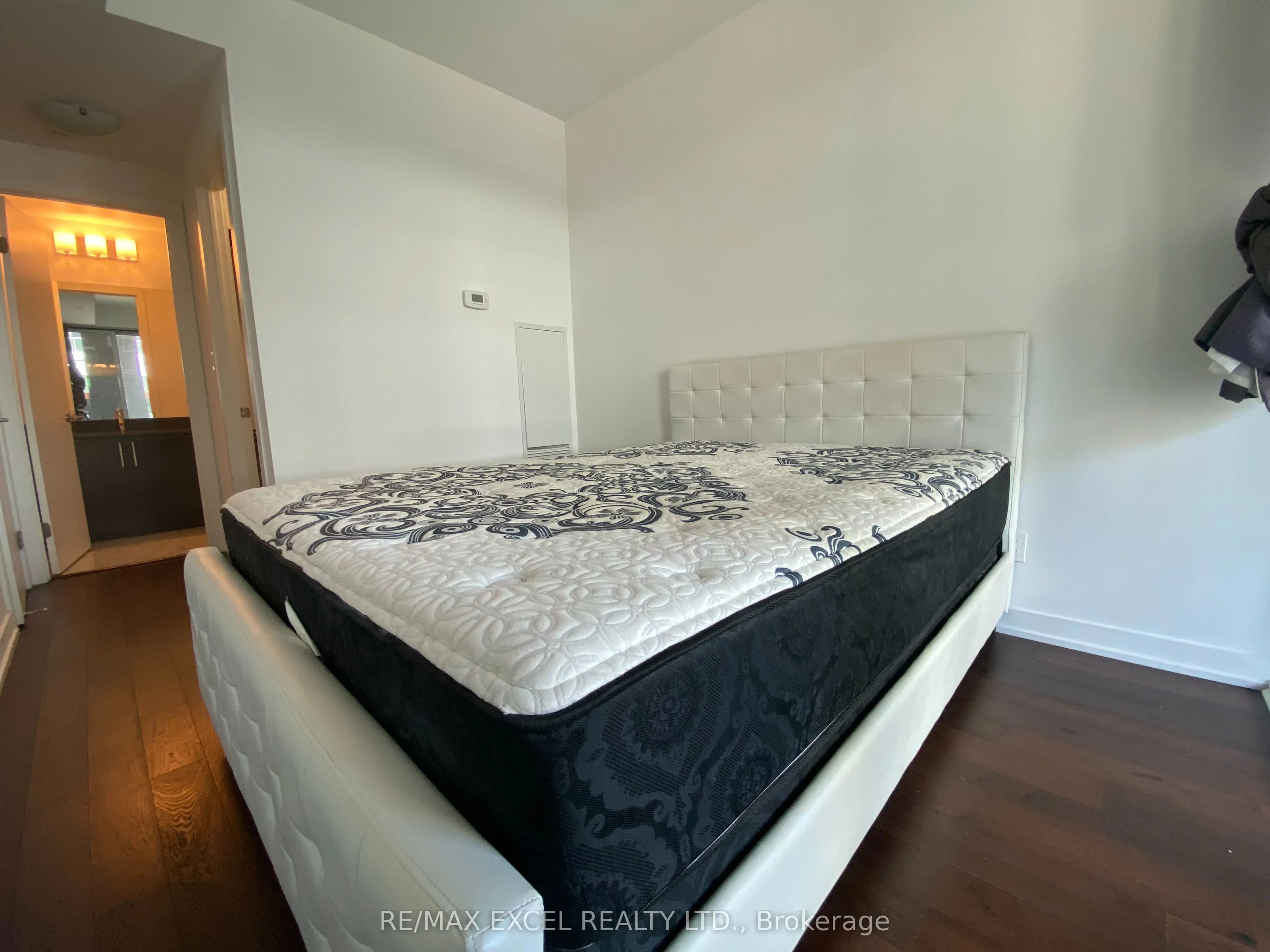 20 Bruyeres Mews #510