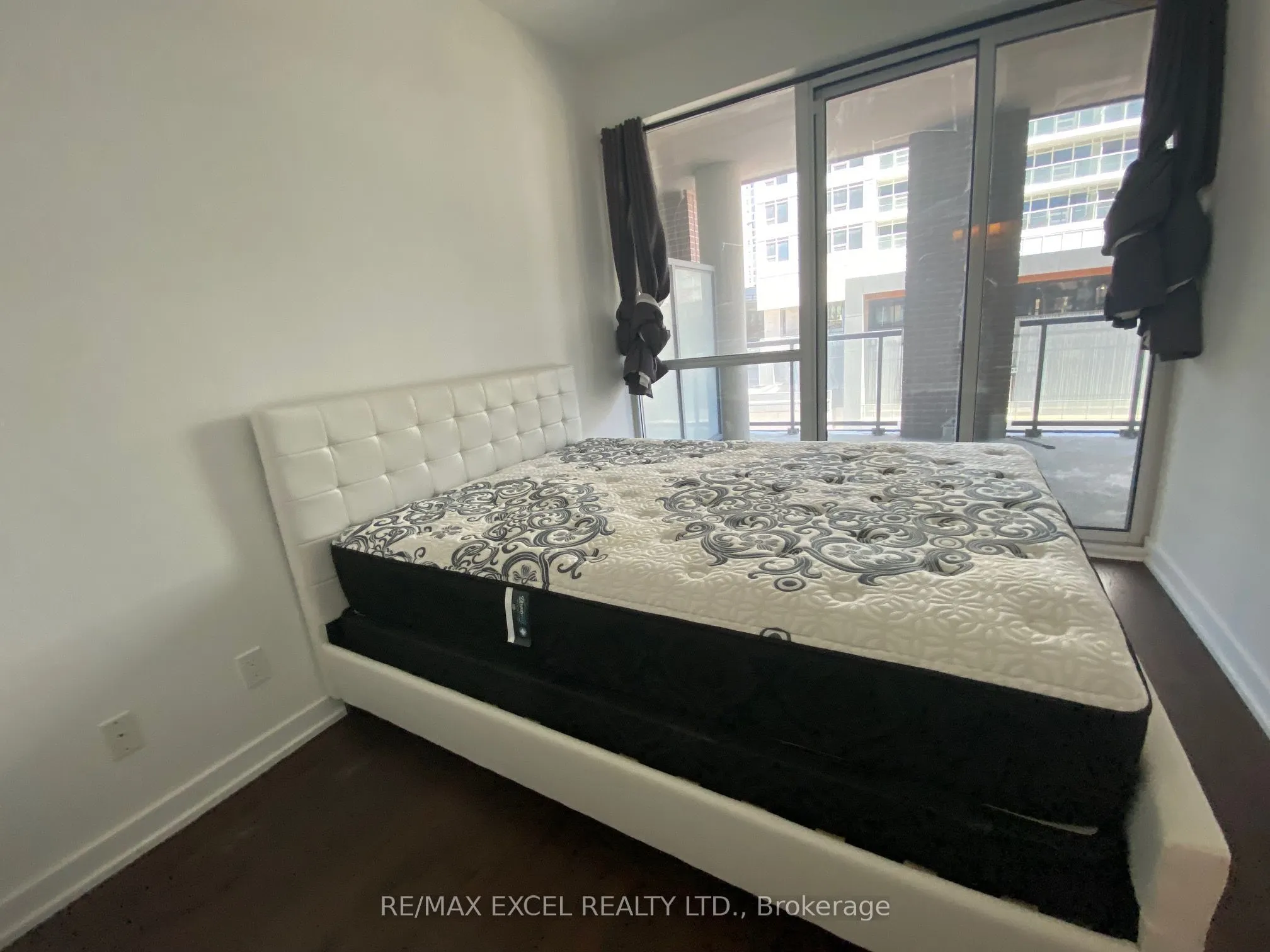 20 Bruyeres Mews #510