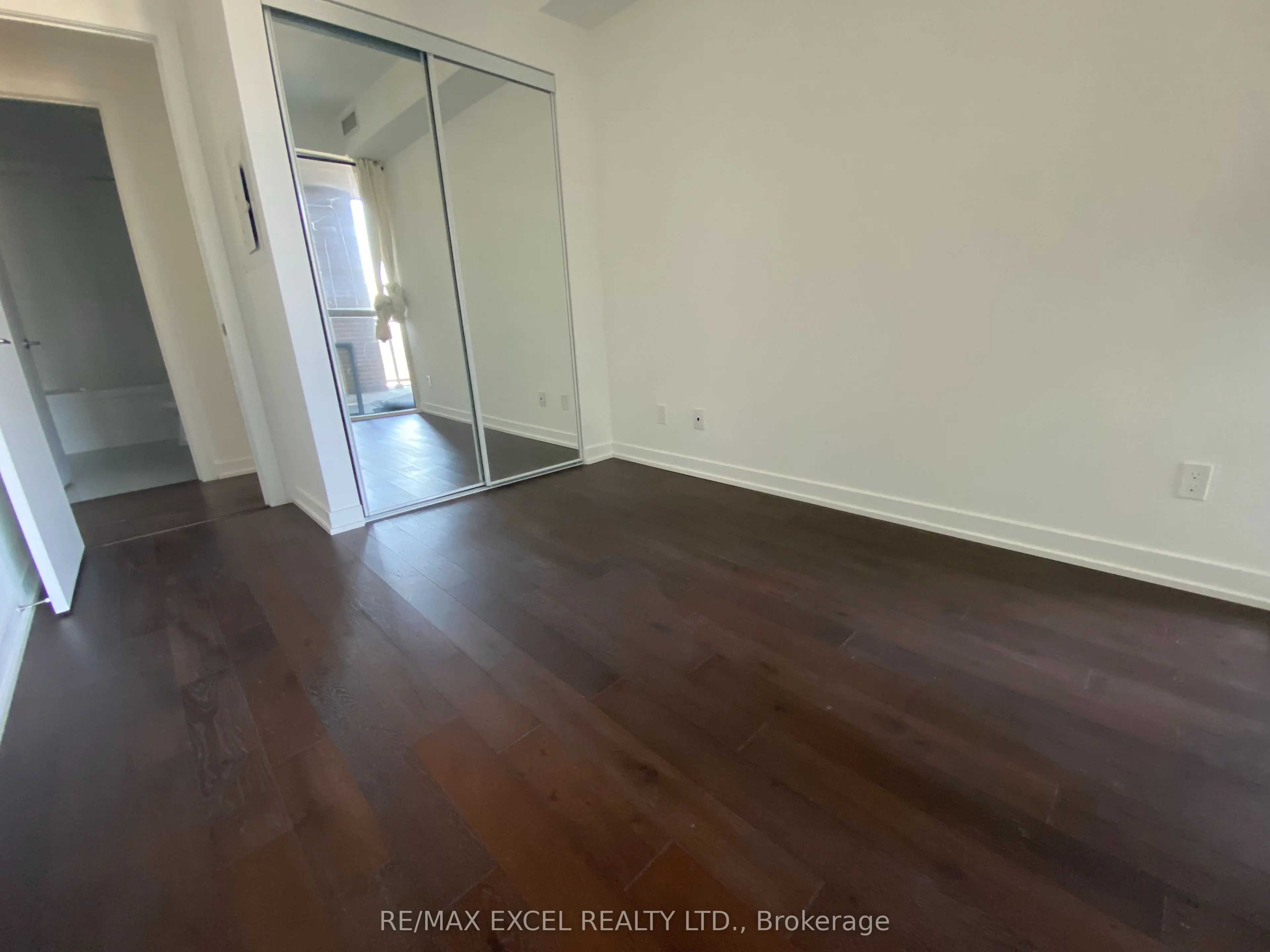 20 Bruyeres Mews #510