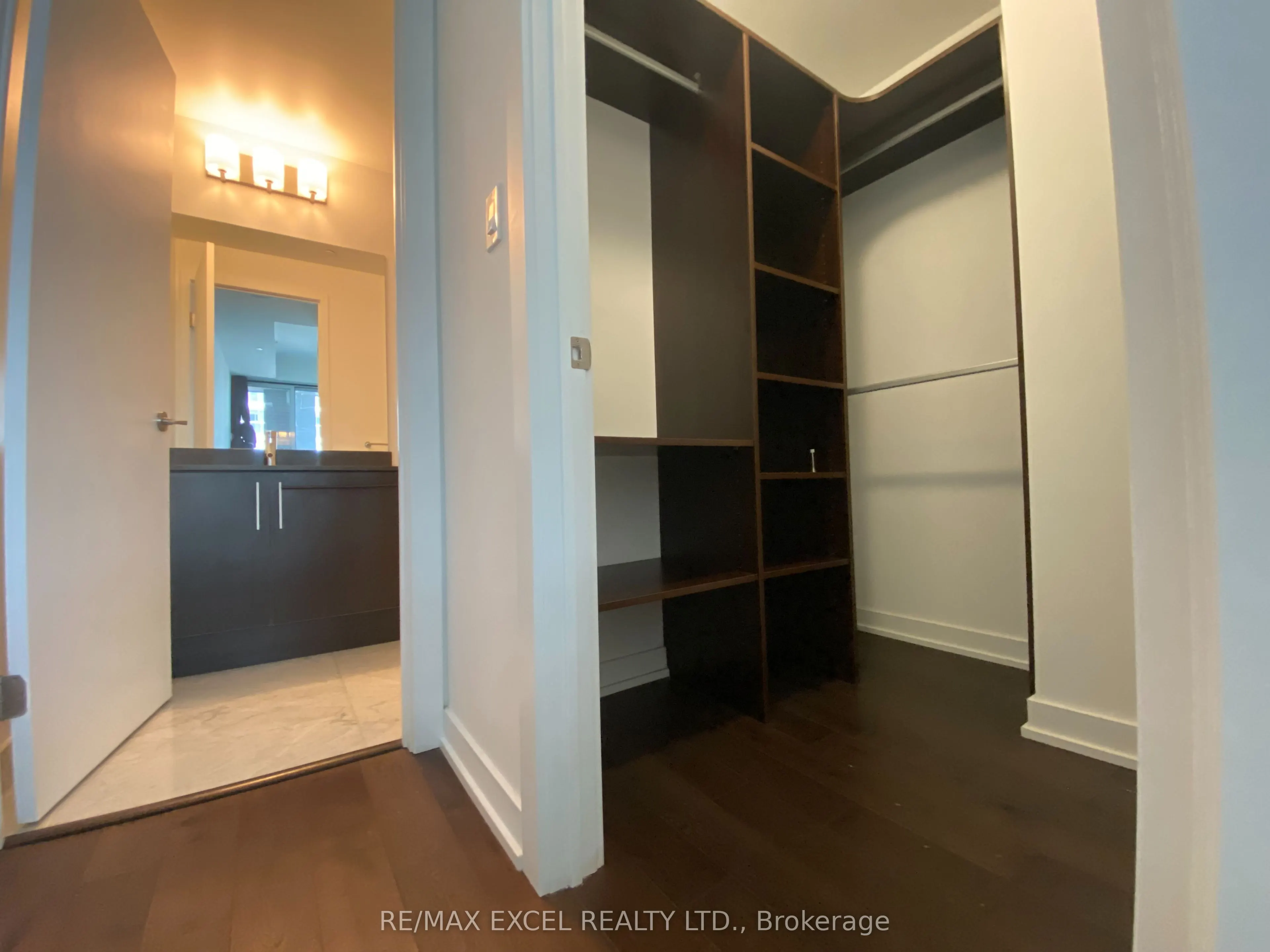 20 Bruyeres Mews #510