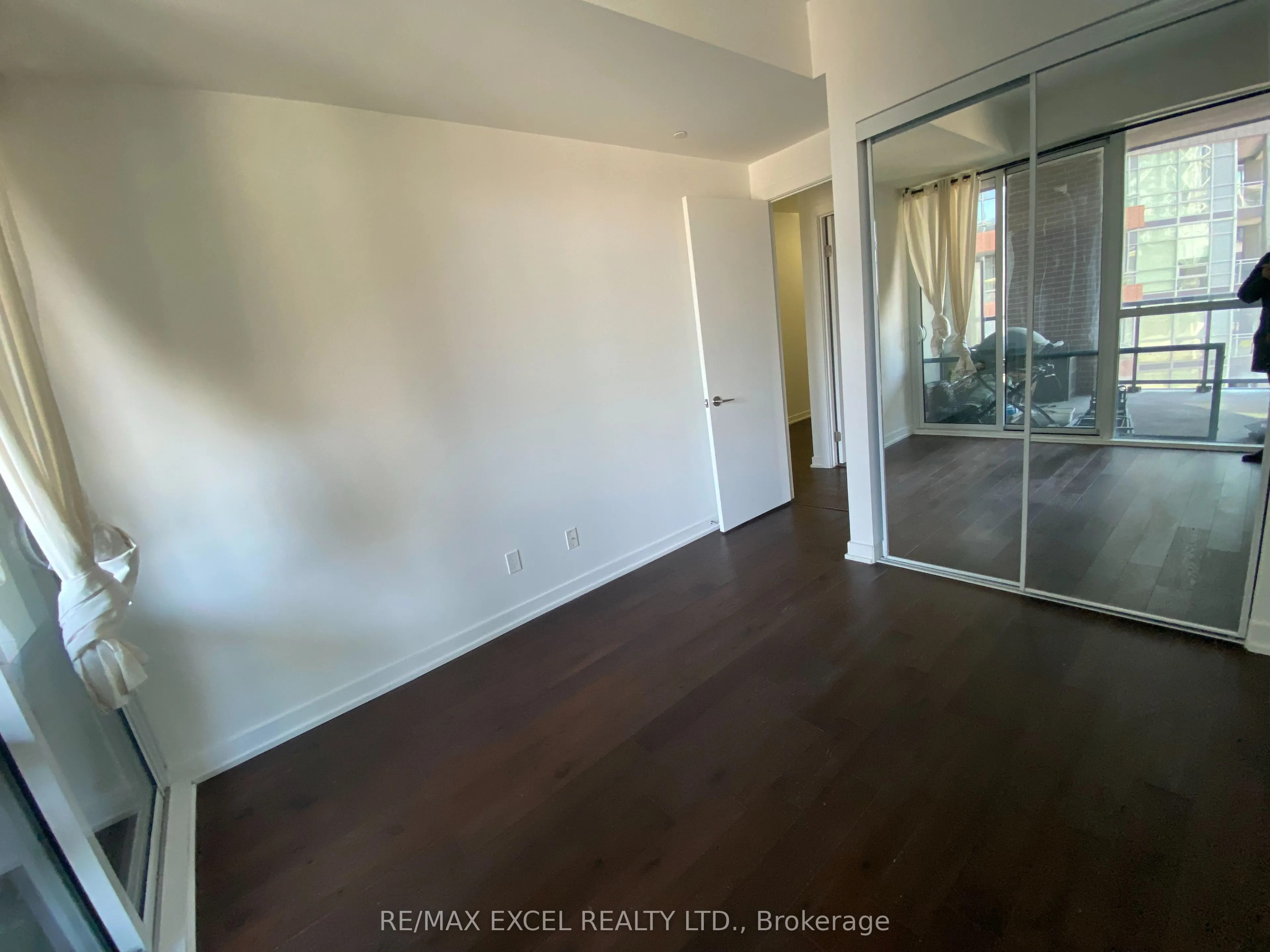 20 Bruyeres Mews #510