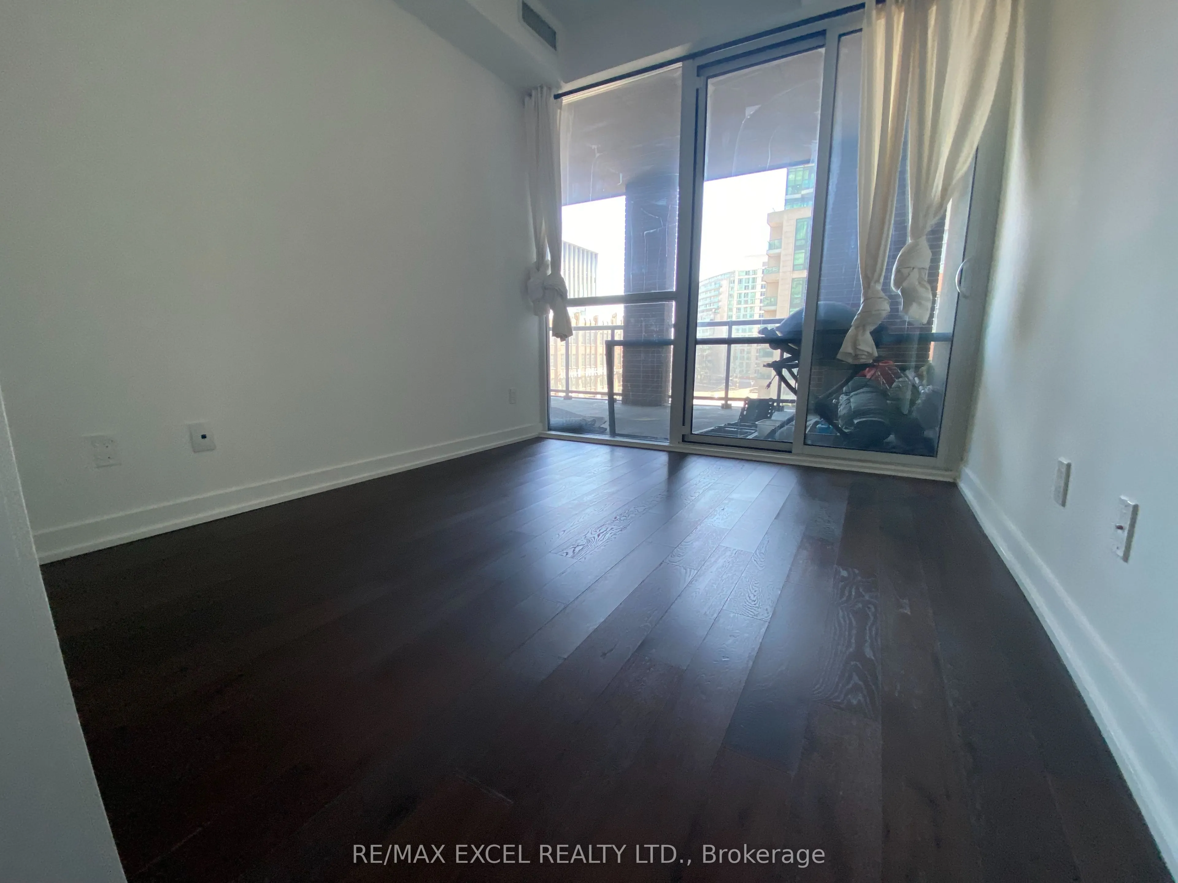 20 Bruyeres Mews #510