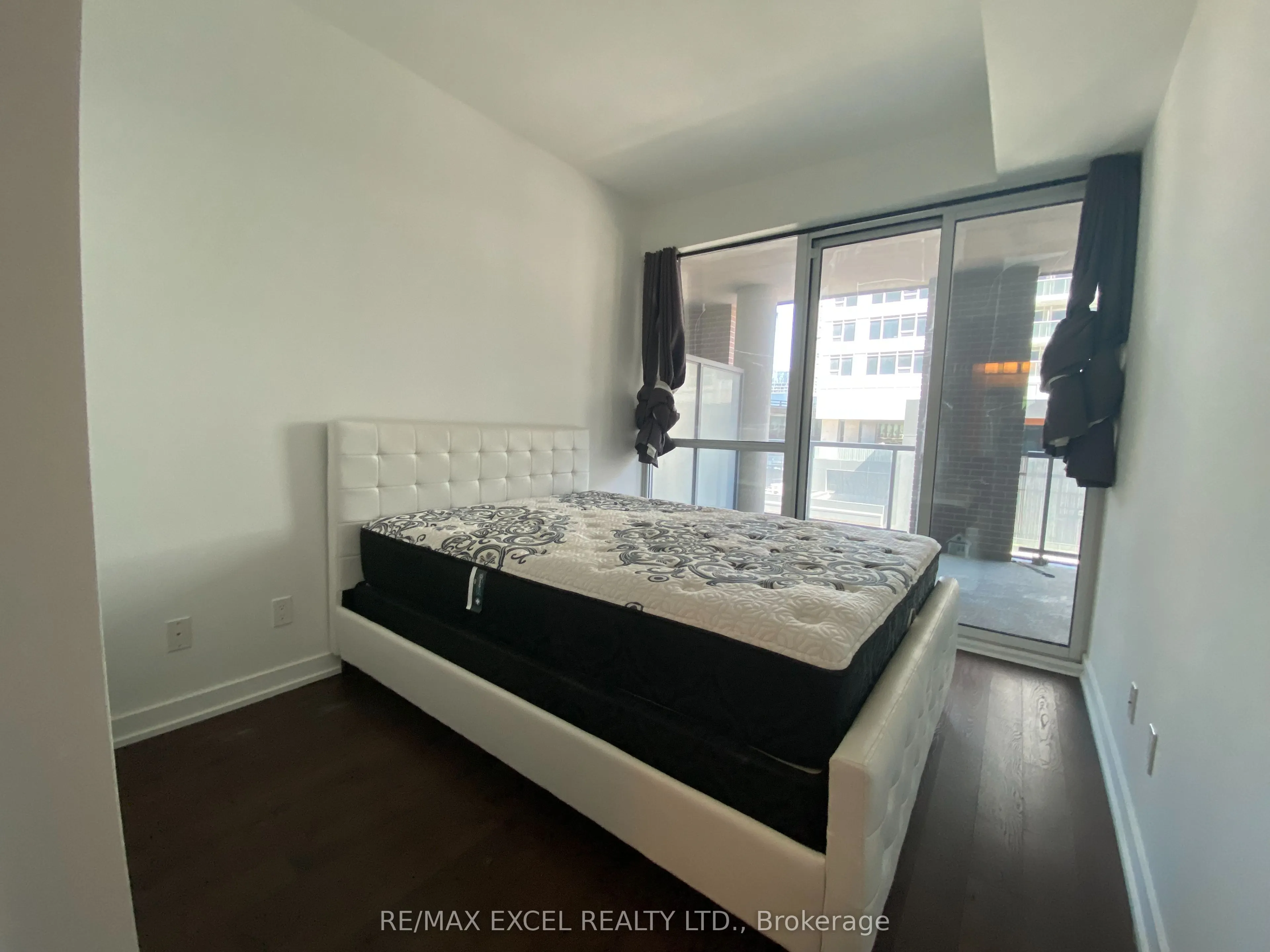 20 Bruyeres Mews #510