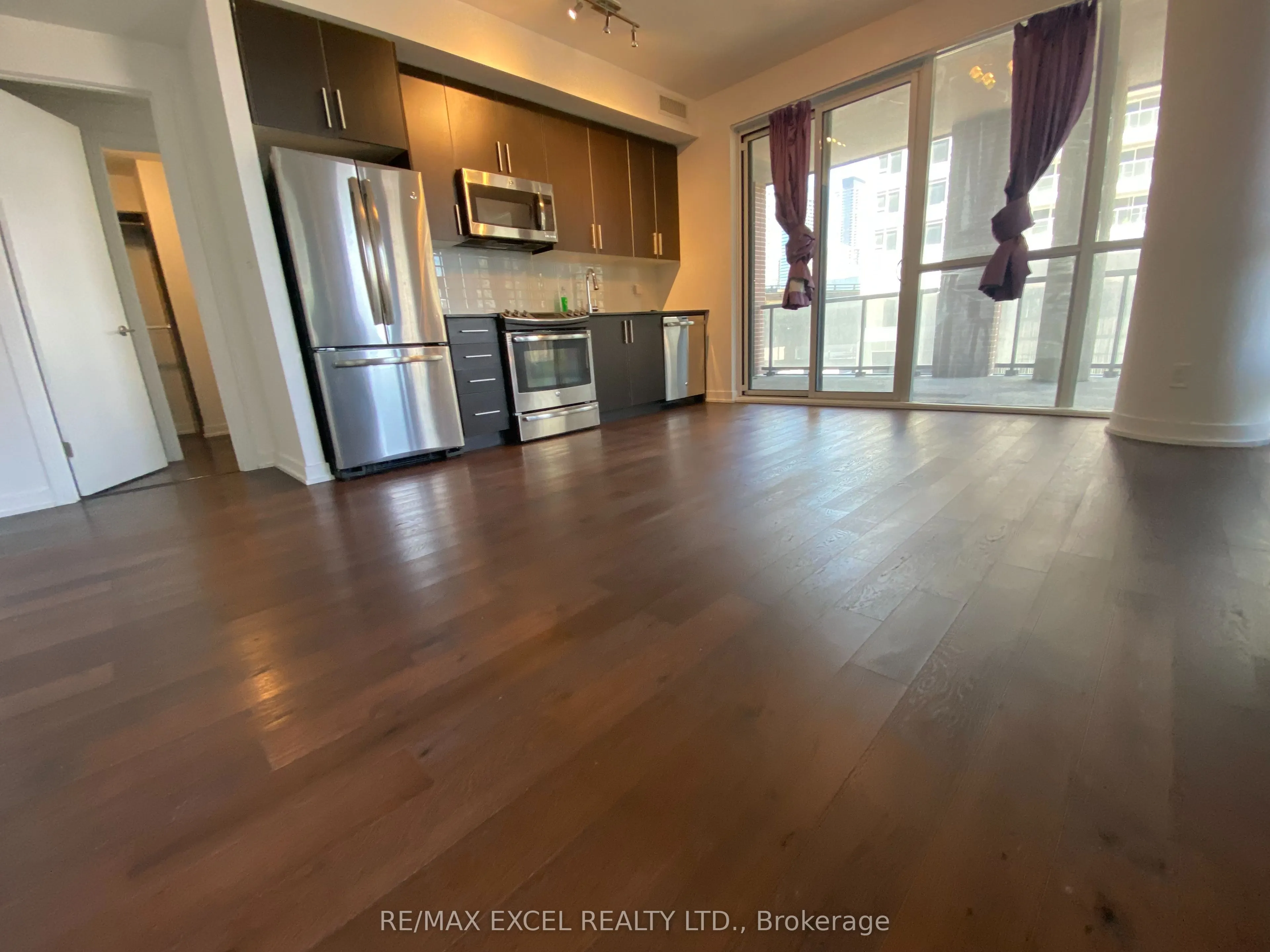 20 Bruyeres Mews #510
