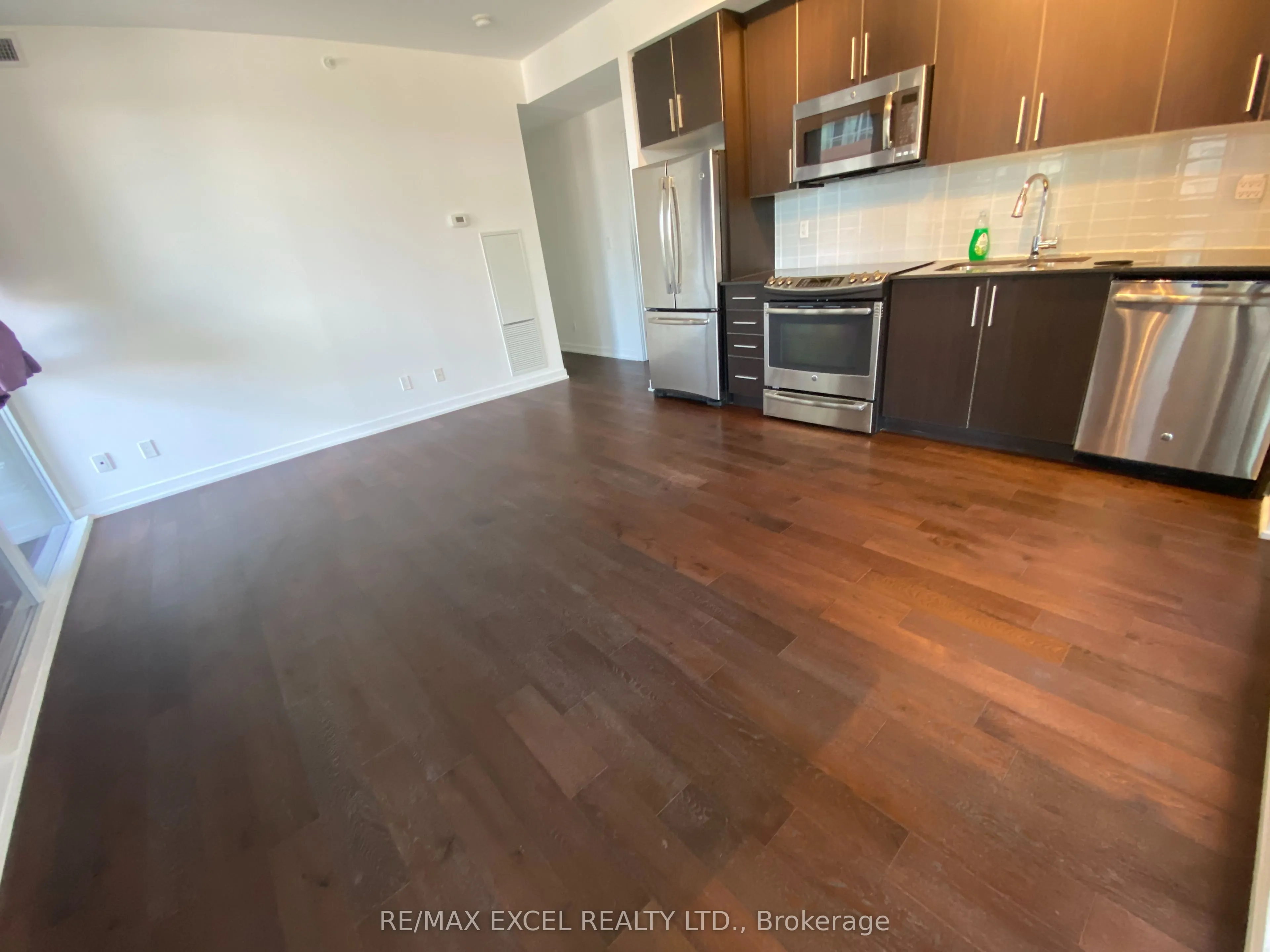 20 Bruyeres Mews #510