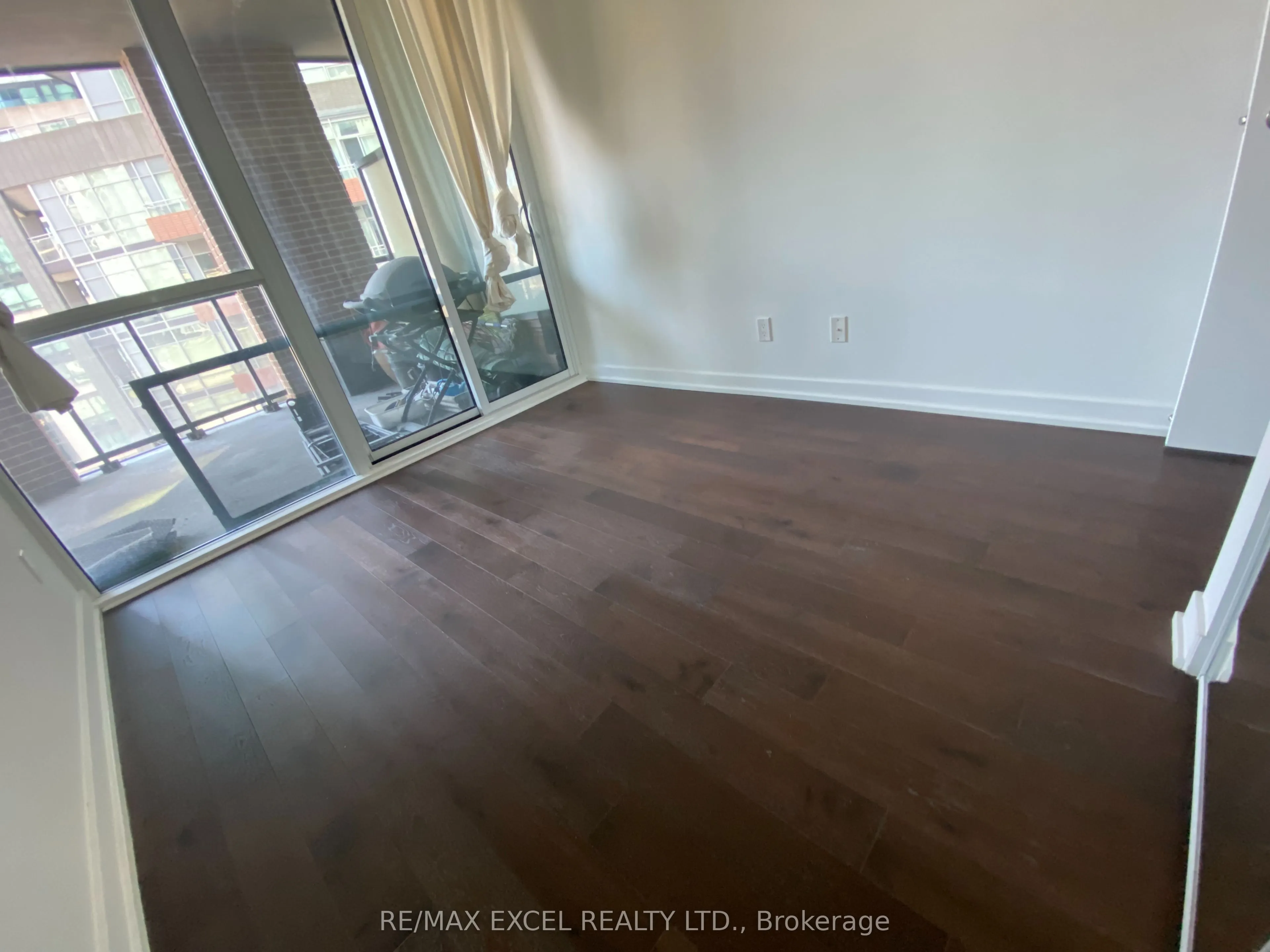 20 Bruyeres Mews #510