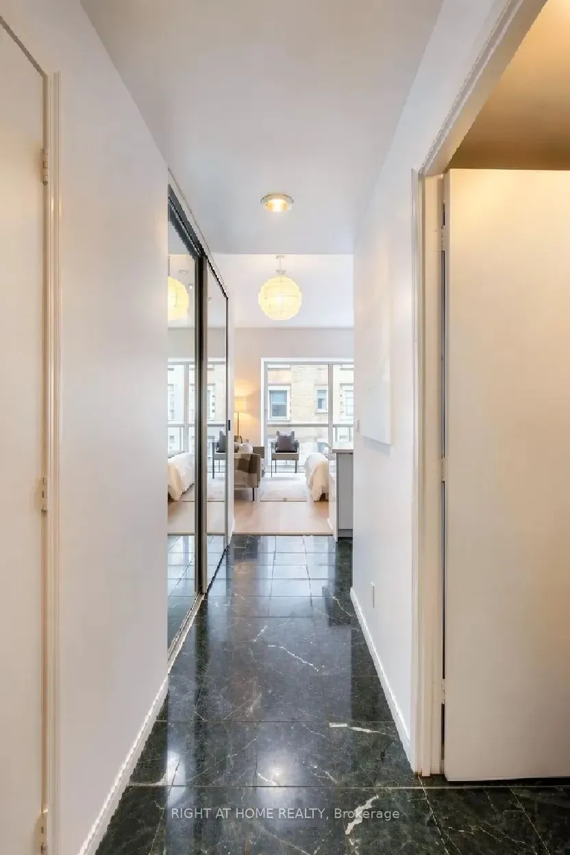 7 King Street E #602