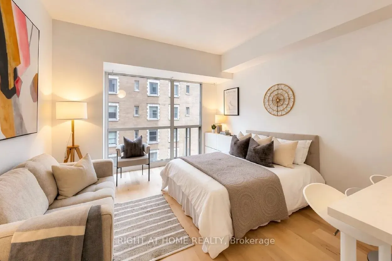 7 King Street E #602