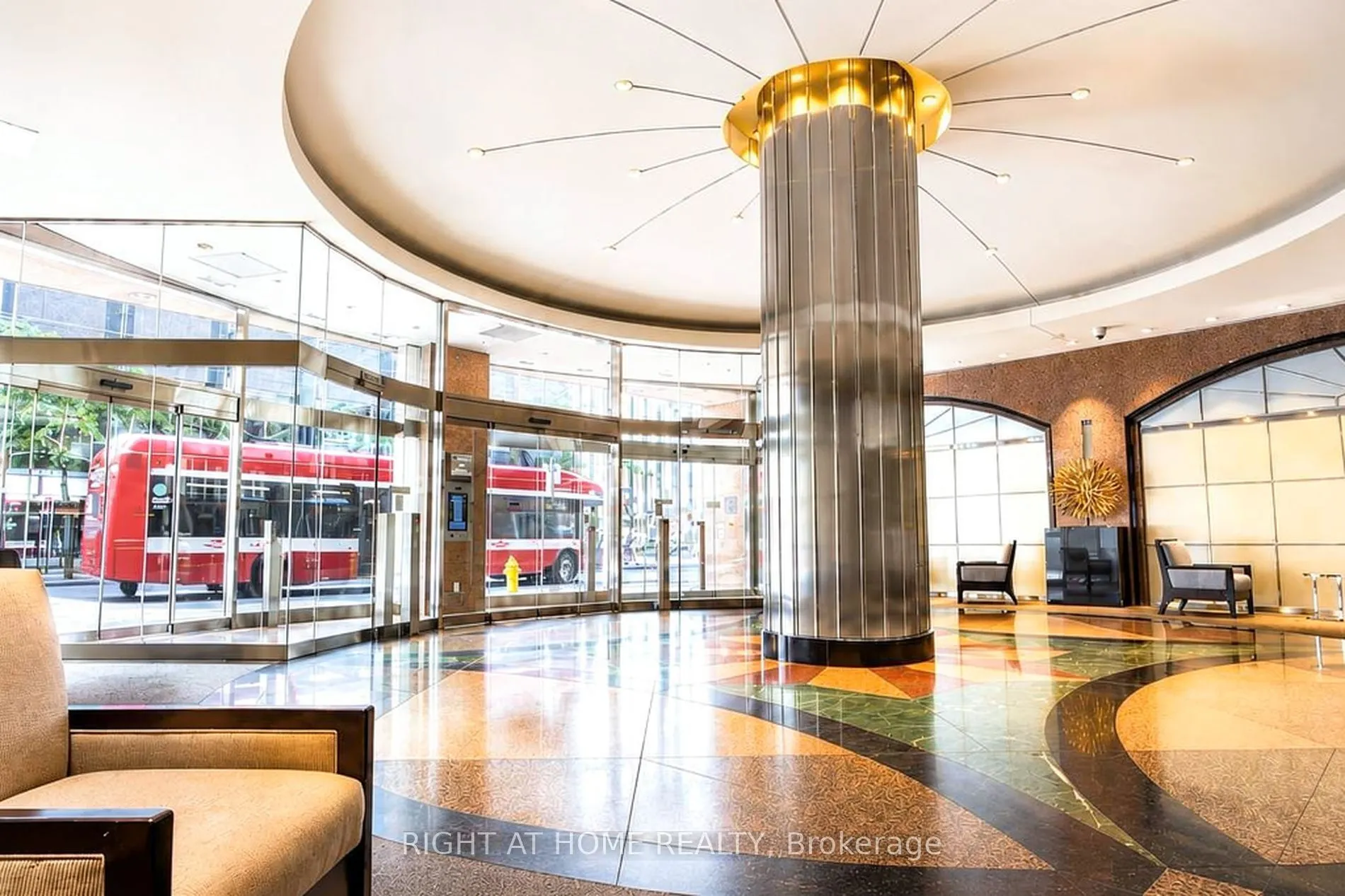 7 King Street E #602
