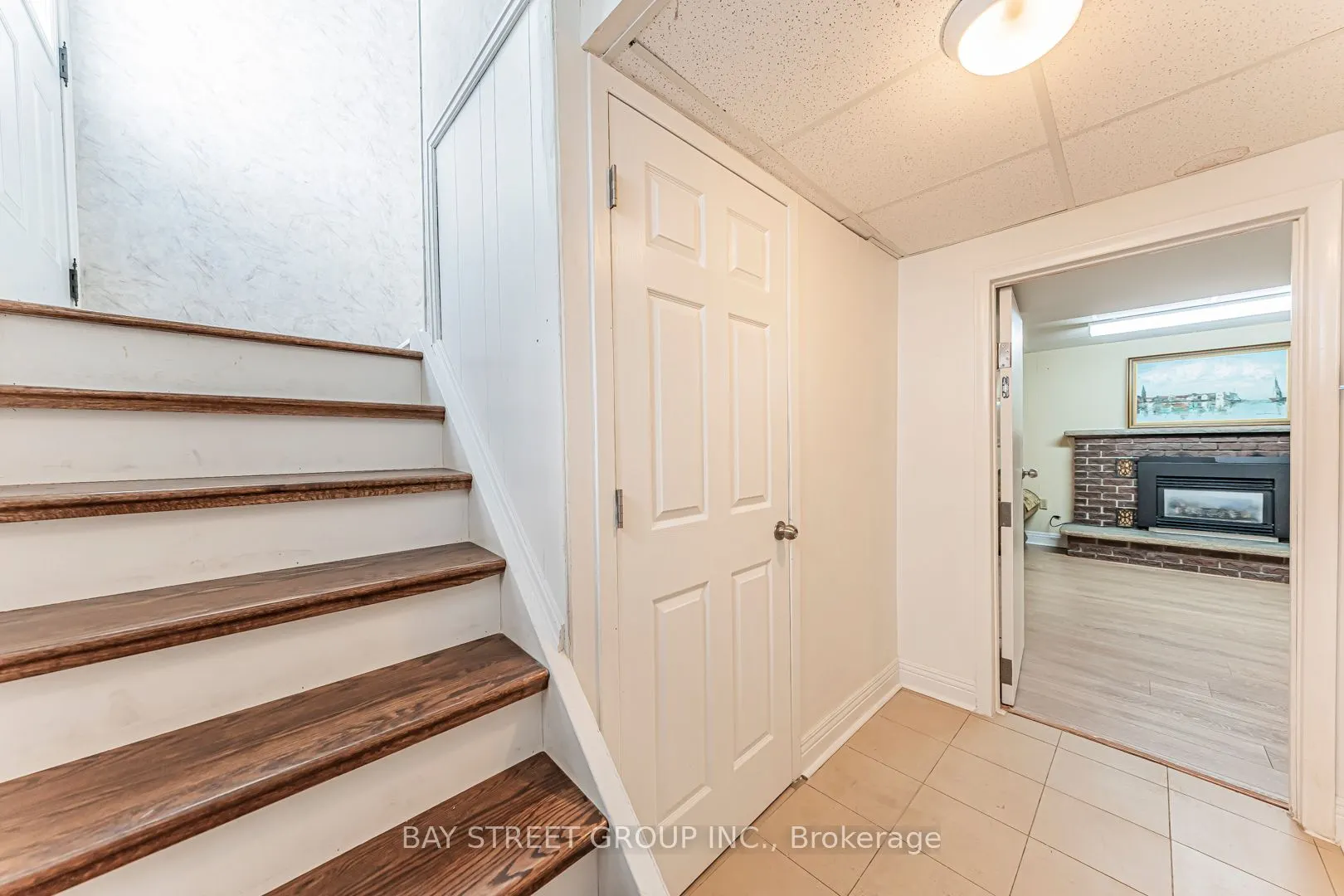 149 Hendon Avenue #Lower
