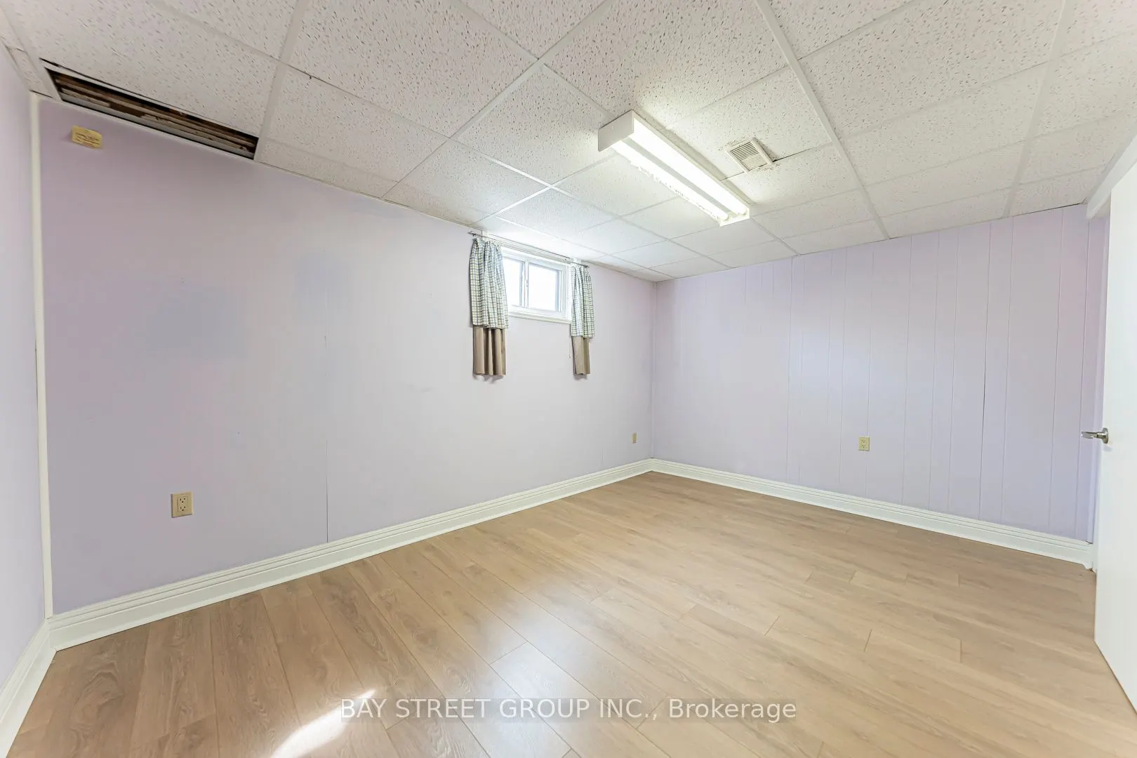 149 Hendon Avenue #Lower